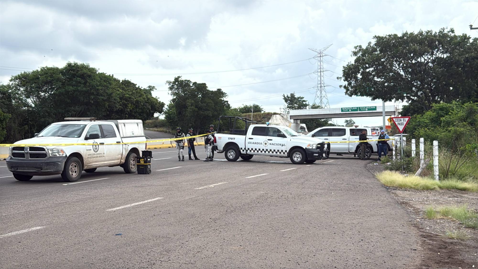 $!Enfrentamiento entre civiles y elementos de la SSPC dejó un detenido y un vehículo asegurado en Navolato