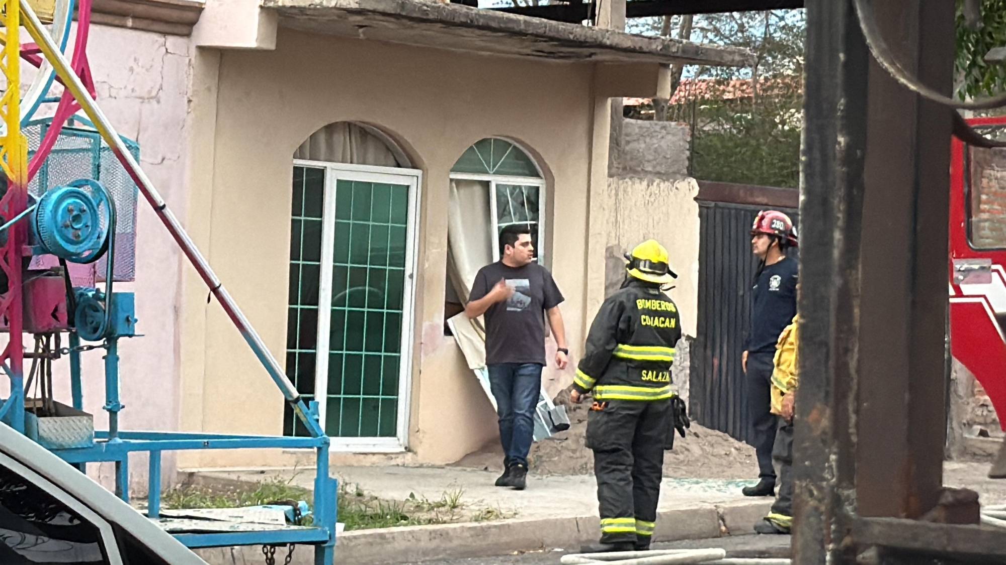 $!Fuga de gas provoca explosión dentro de una casa habitación de la colonia El Vallado, en Culiacán
