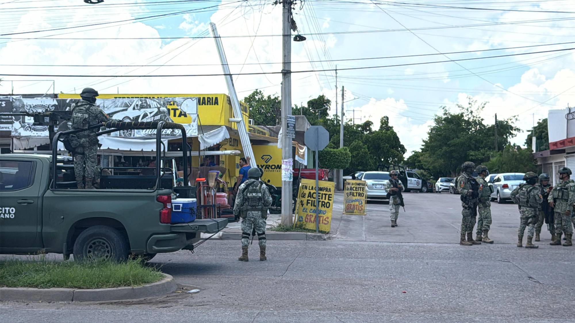 $!Hieren a un hombre tras un ataque a balazos en la colonia Guadalupe Victoria, en Culiacán