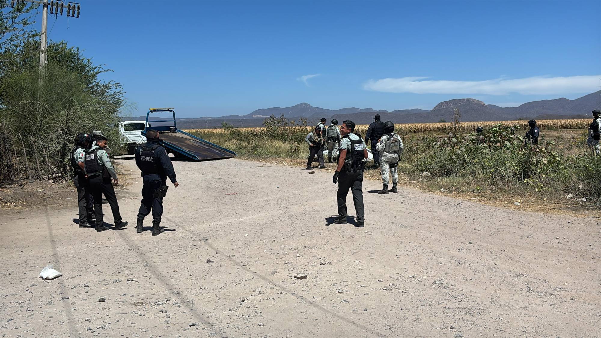 $!Aseguran camioneta tras enfrentamiento en Pericos, Mocorito