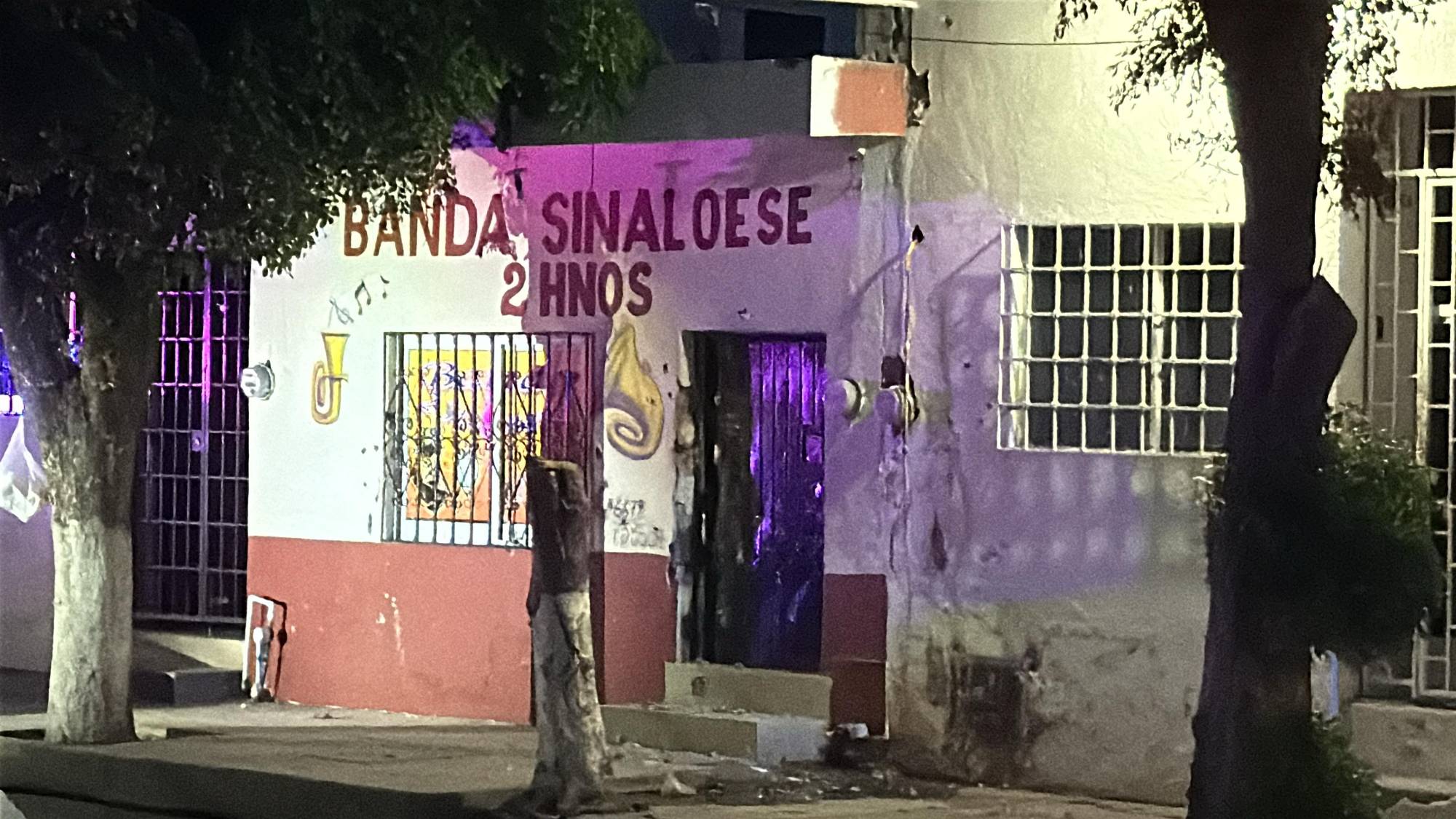 $!Disparan contra un local de música en la colonia Centro de Culiacán; solo se registran daños materiales
