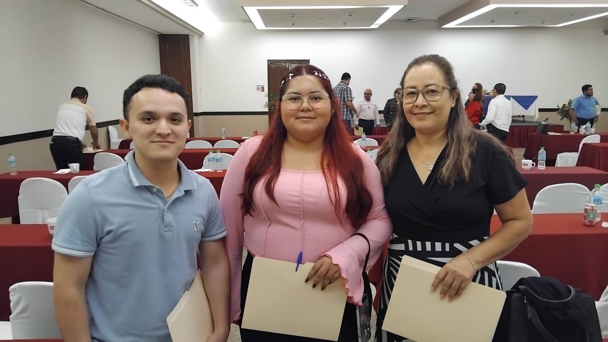 $!César Manuel Delgado, Pauliana Acosta y Noemi Miramontes.