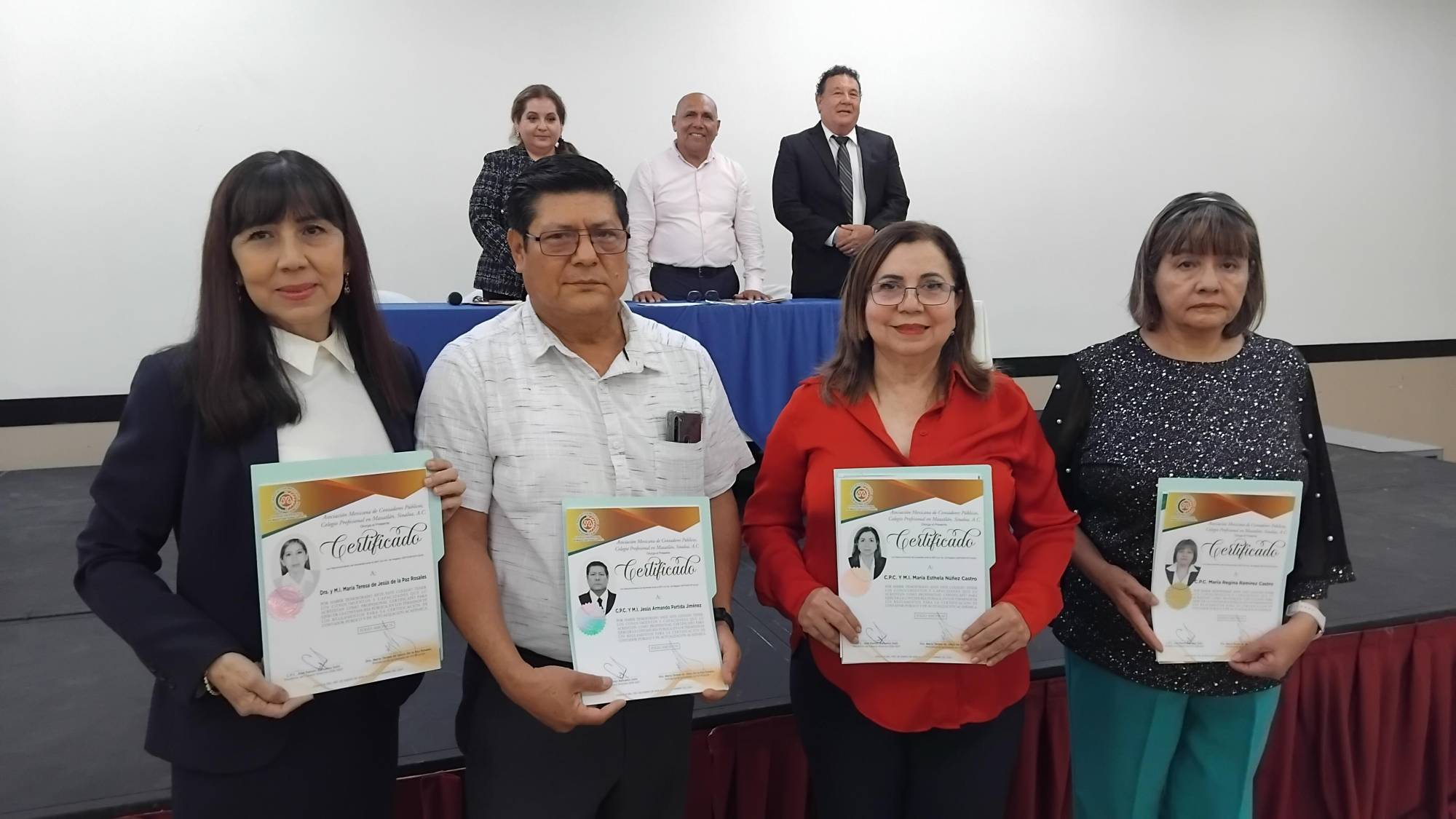 $!María Teresa de Jesús De La Paz, Jesús Armando Partida, María Esthela Núñez y María Regina Ramírez.
