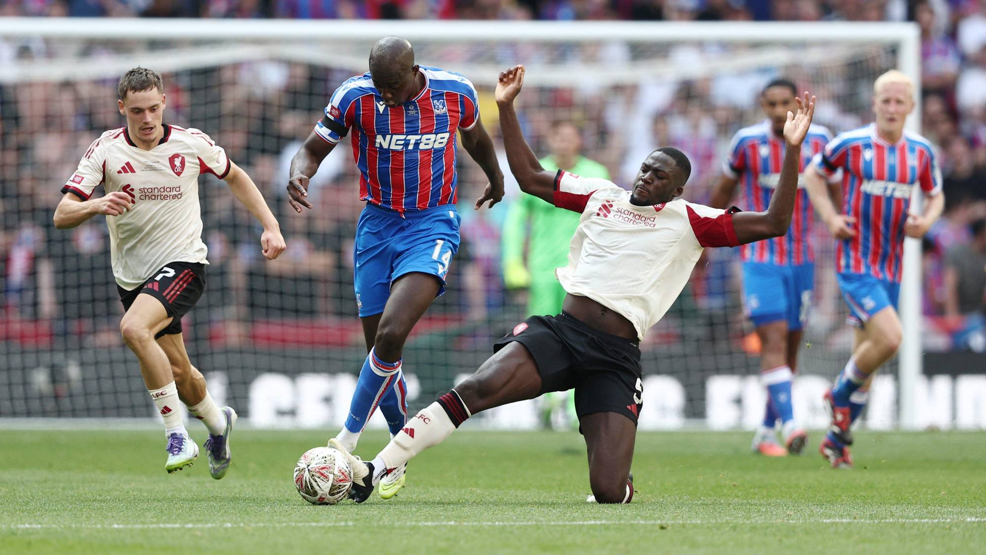 $!Crystal Palace sorprende al Liverpool y conquista la Community Shield 2025