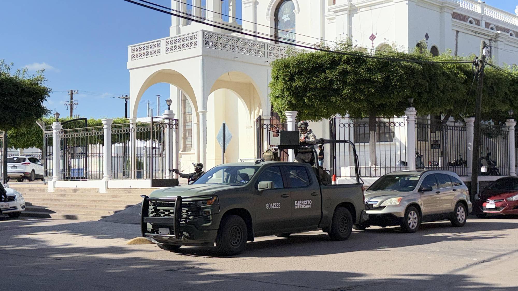 $!Samira fue alcanzada por una de las balas cuando salía de la escuela: Policías la asistieron y llevaron a un hospital