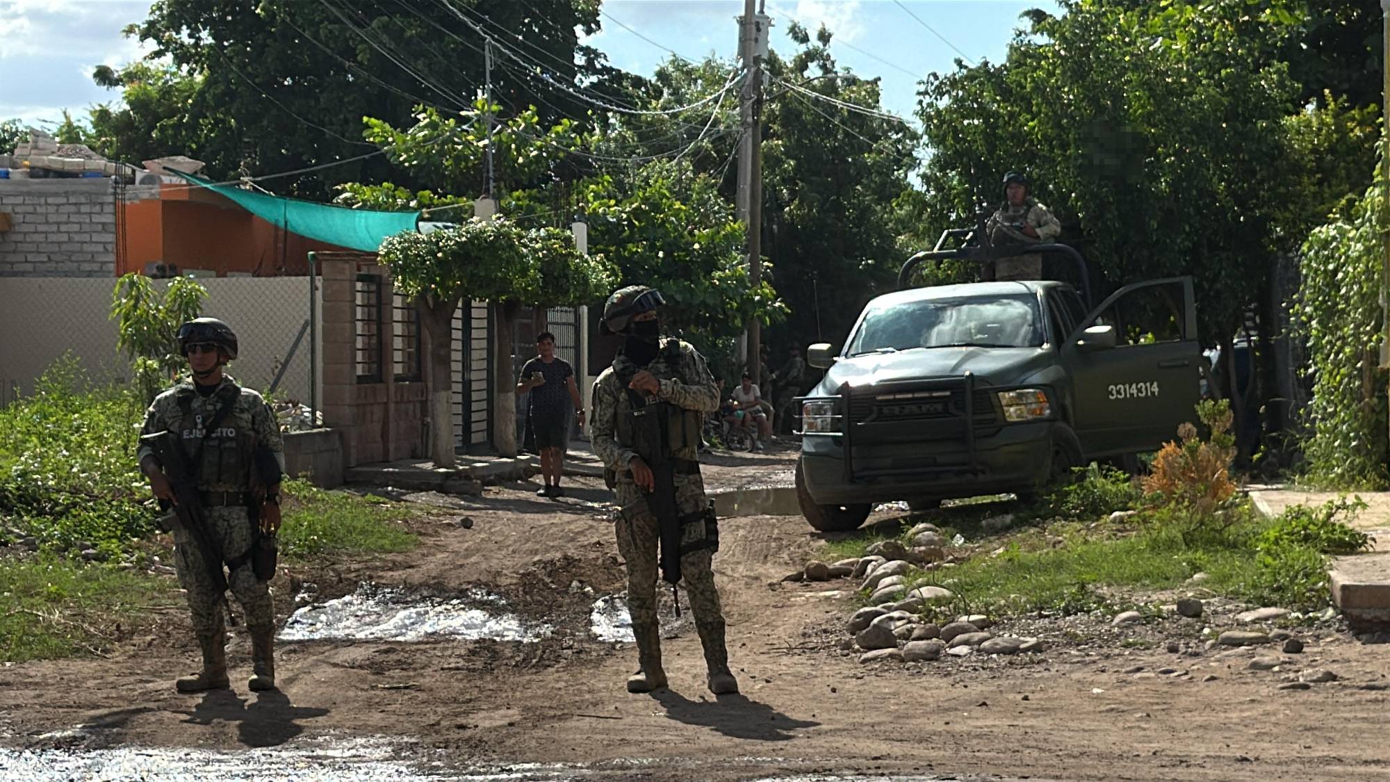 $!Asesinan al joven Eduardo de Jesús en el patio de un domicilio del Campo El Diez, en Culiacán