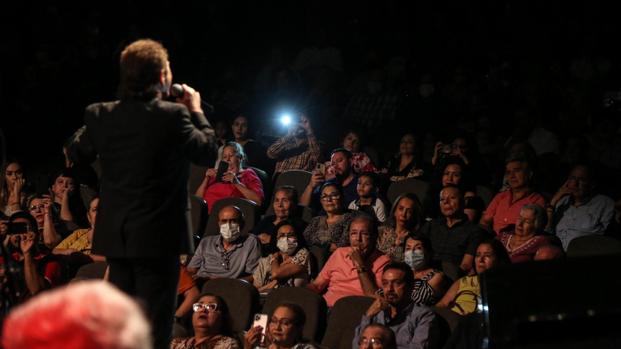 $!Aplauden a Jesús Monárrez en su concierto ‘Sinaloa para el mundo’