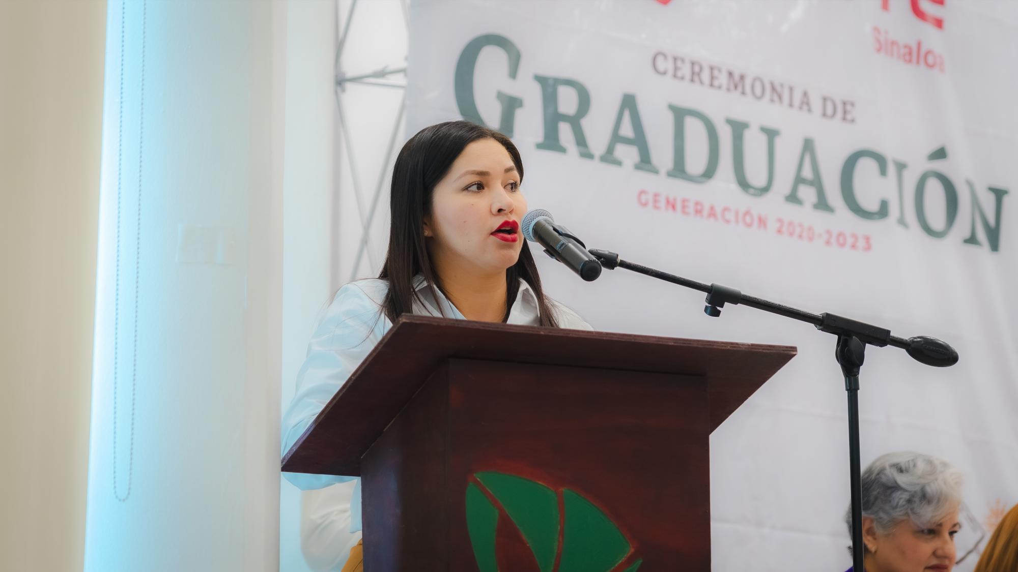 $!Yahayra Zumiko Hernández en representación del Subsecretario de Educación Media Superior y Superior.