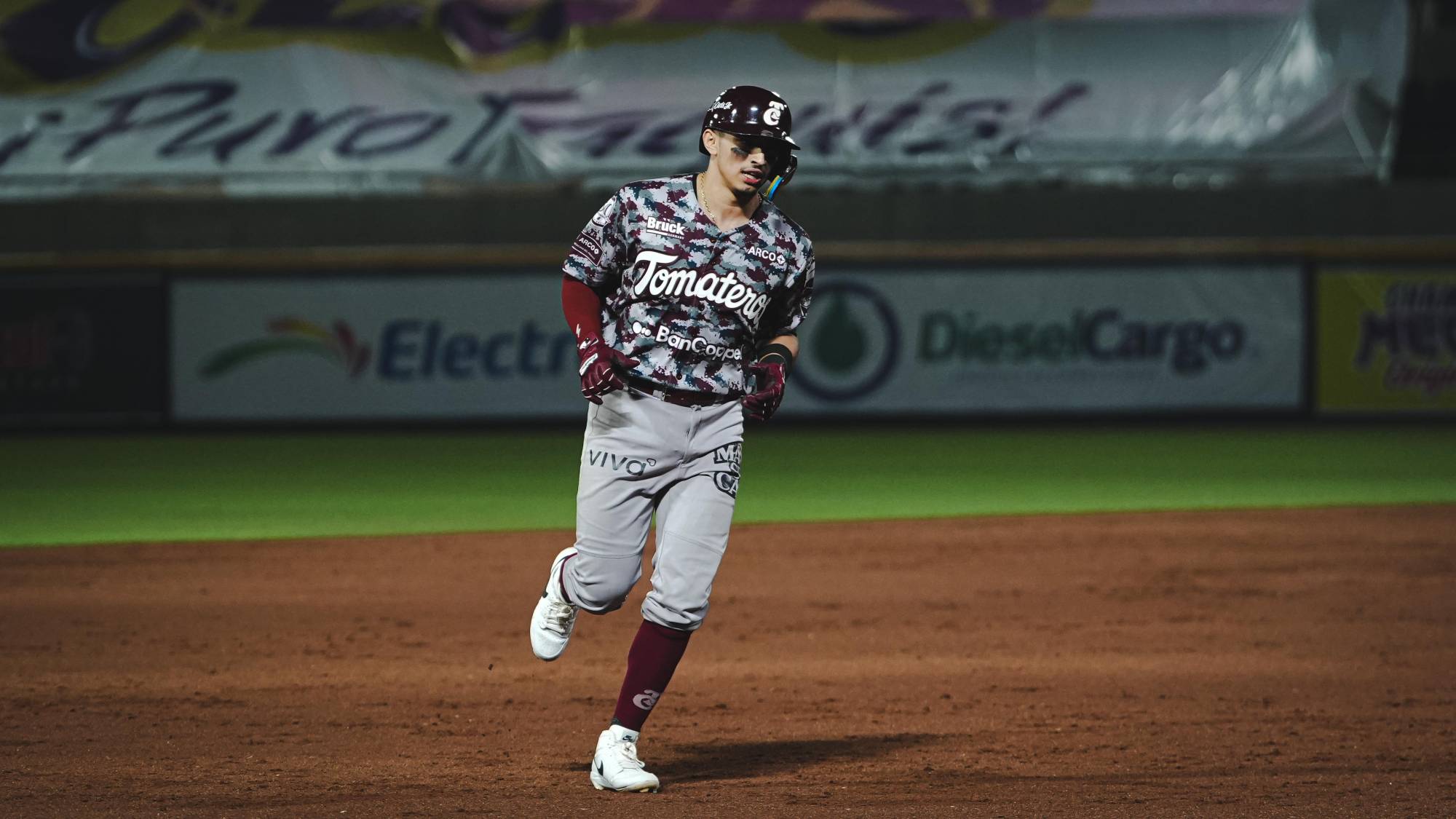 $!Tomateros golpean primero en Obregón con triunfo 5-3