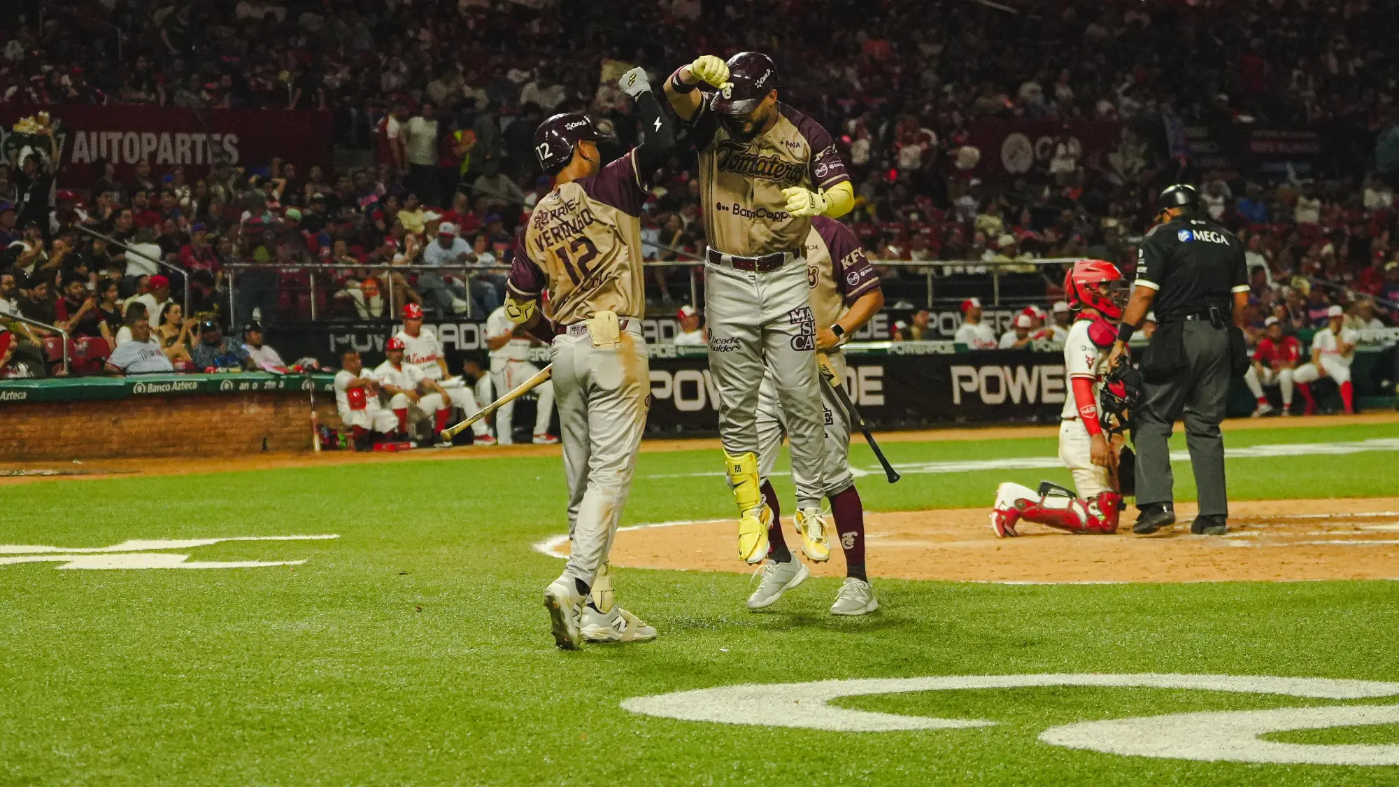 $!Tomateros le arruina la fiesta a Venados y se lleva el juego inaugural 4-3