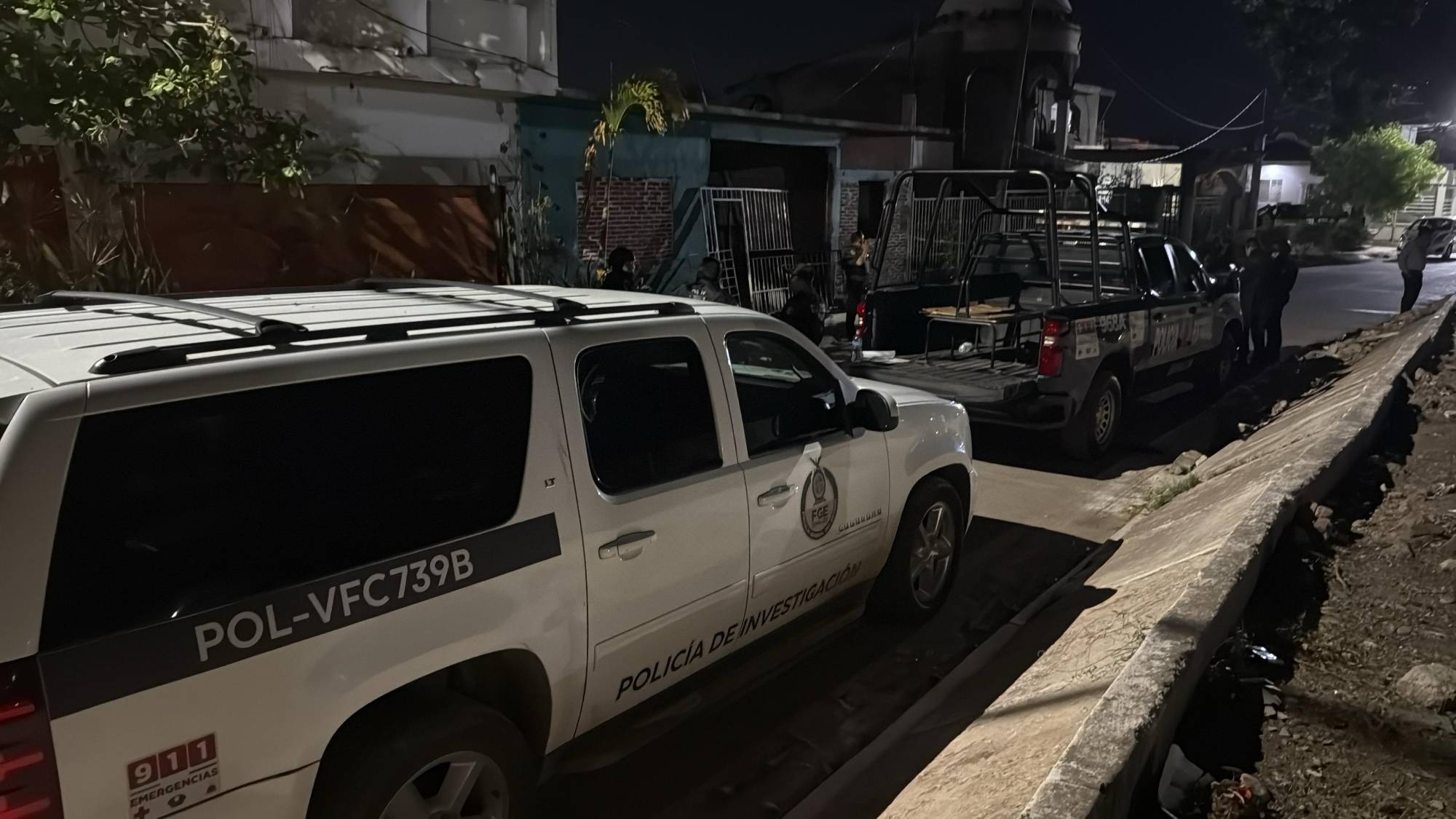 $!Hallan a dos hombres asesinados en domicilio de la colonia Universidad 94, en Culiacán