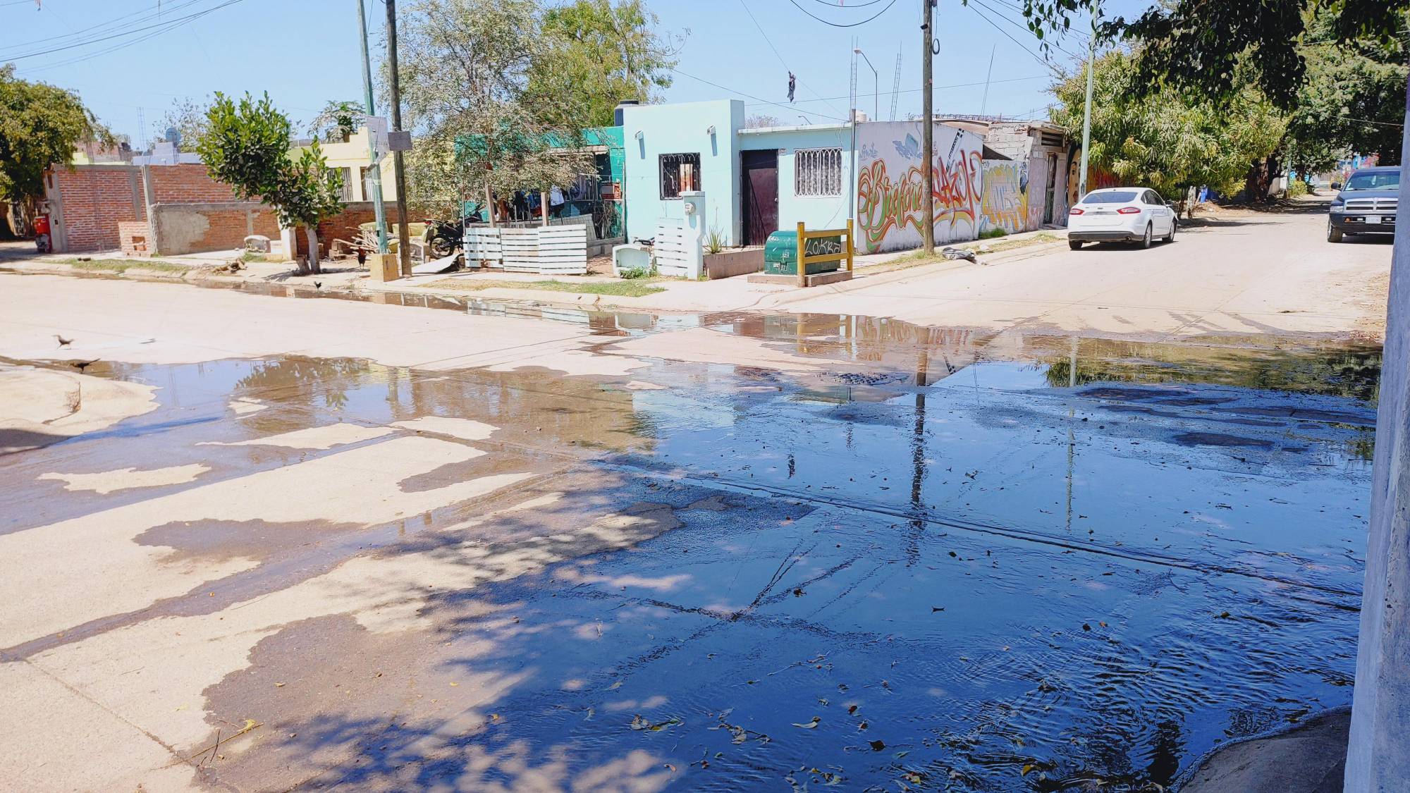 $!Se inundan de aguas negras en calles de Santa Teresa, otra vez, en Mazatlán