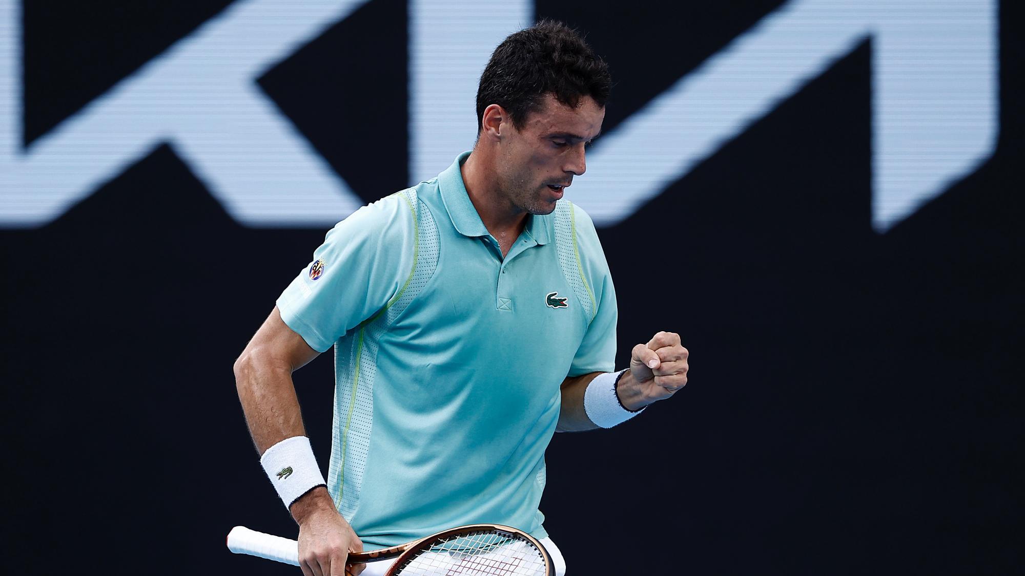$!Djokovic resiste a Dimitrov y avanza en Australia