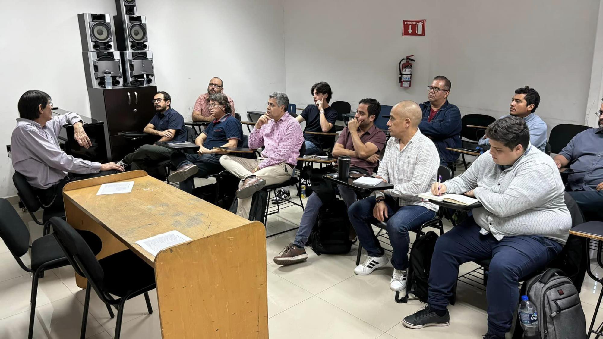 $!Asistieron docentes y directores de agrupaciones musicales comunitarias.