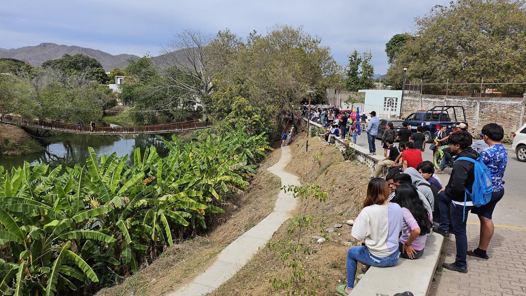 $!Consterna a rosarenses desaparición de menor en aguas de la Laguna de El Iguanero