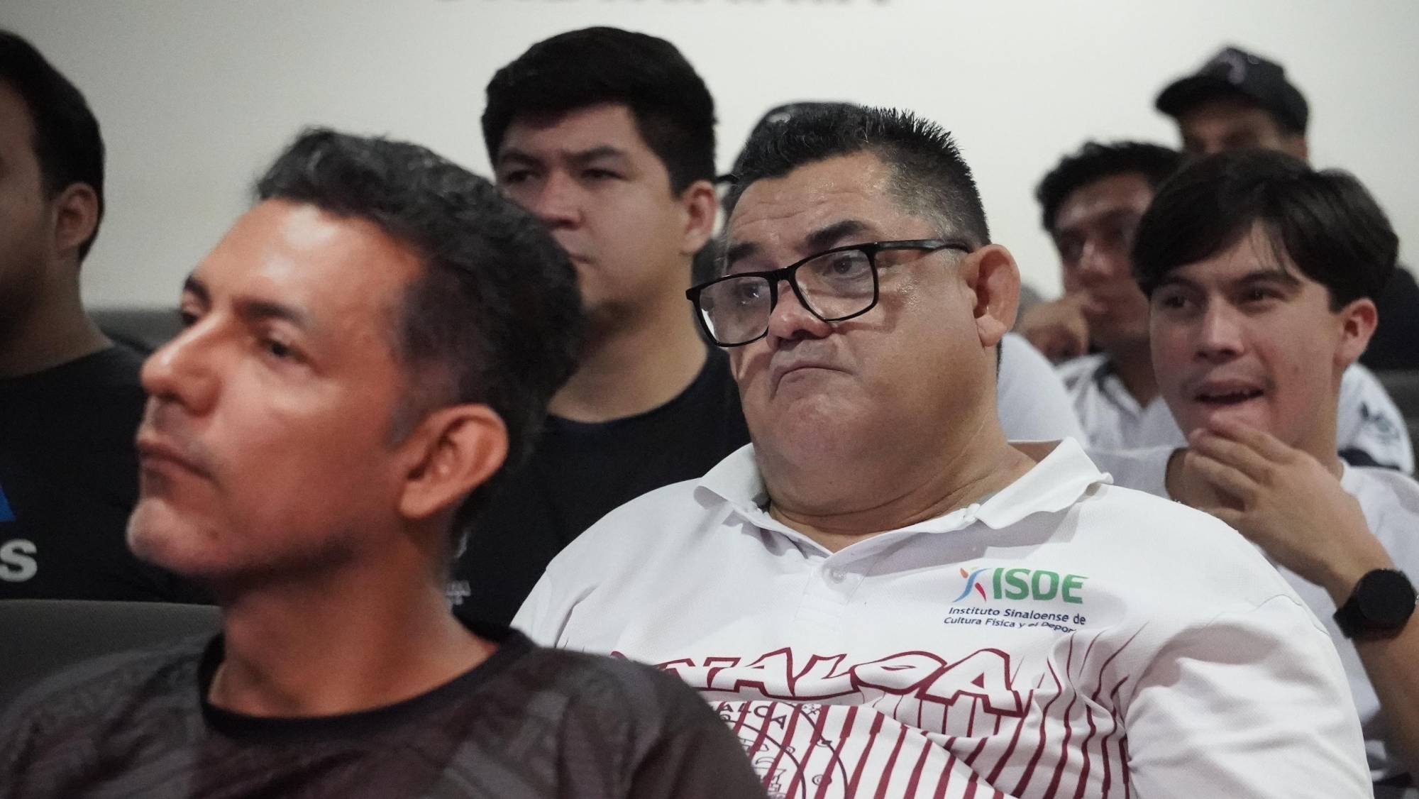$!Isde fortalece a entrenadores con clínica de lucha encabezada por René Bueno