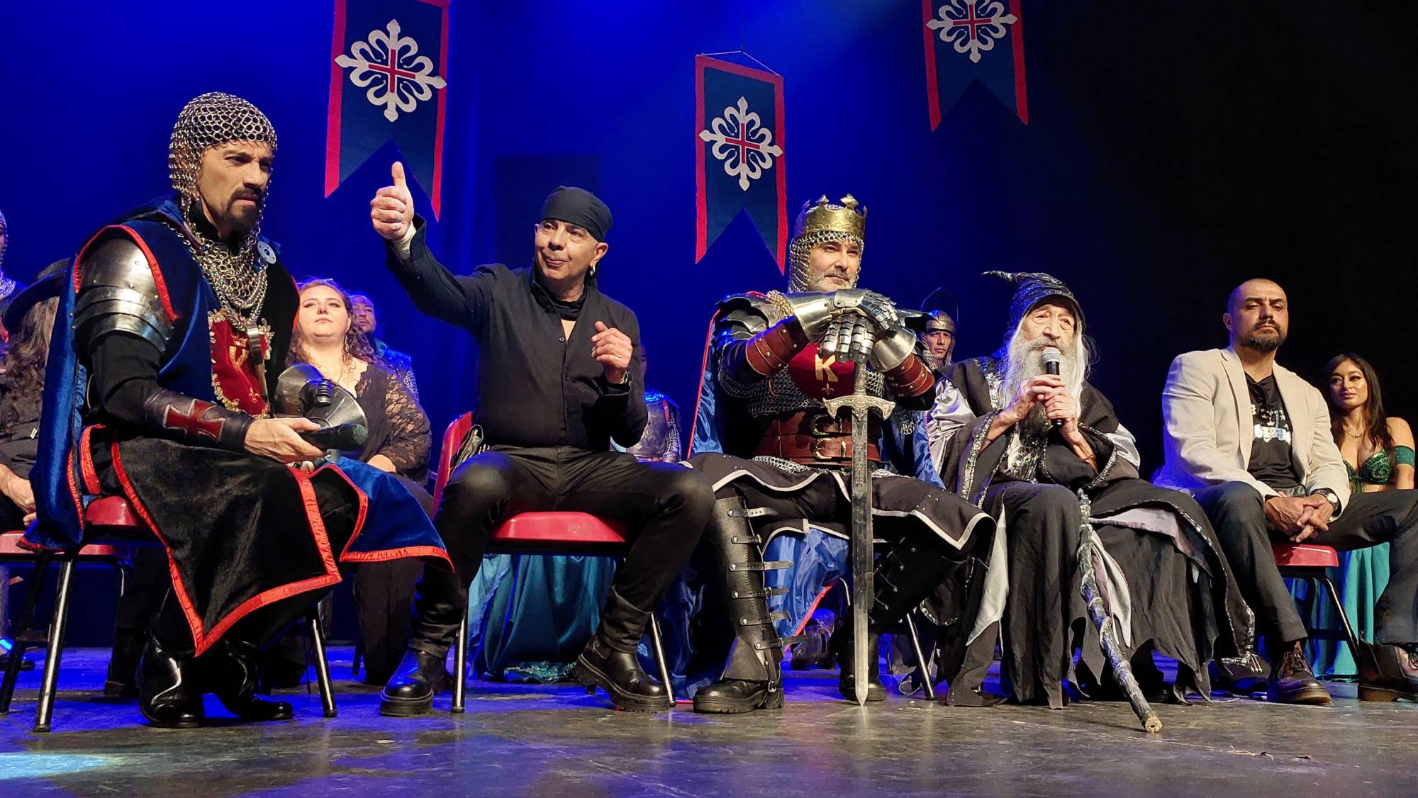 $!La obra fusiona elementos del teatro clásico con música en vivo, danza, combates escénicos.