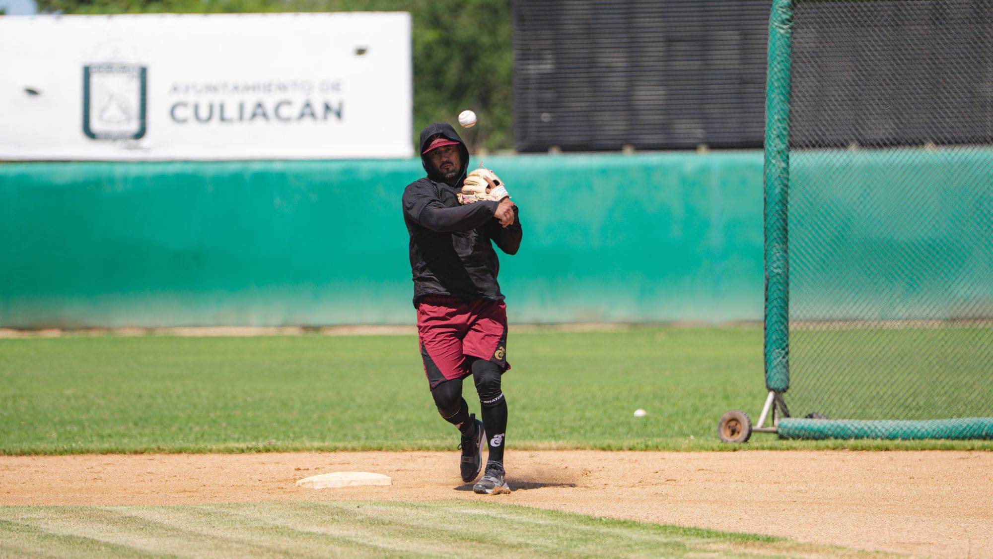 $!Tomateros refuerza su pretemporada con las incorporaciones de Ríos y Sauceda