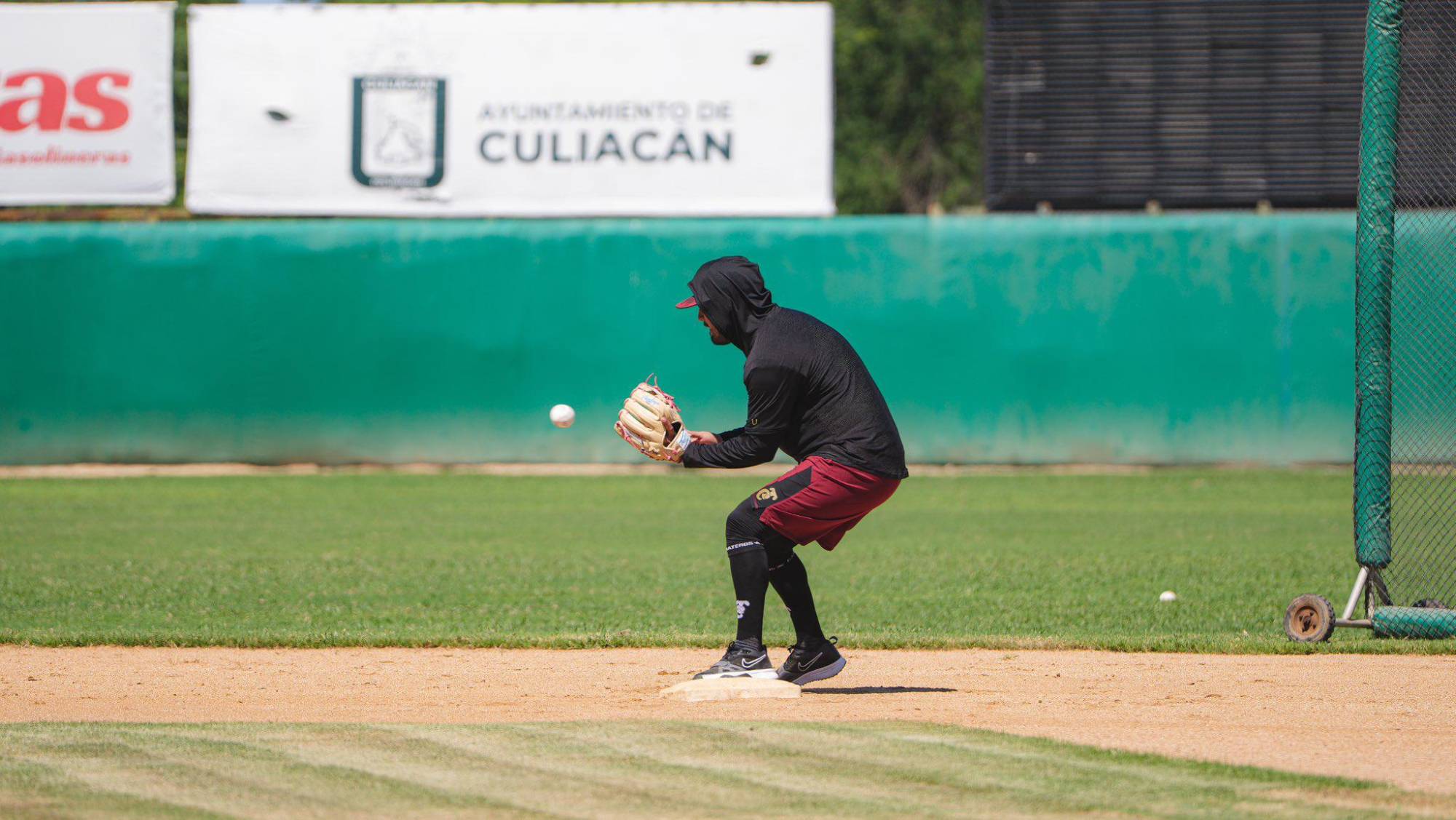 $!Tomateros refuerza su pretemporada con las incorporaciones de Ríos y Sauceda