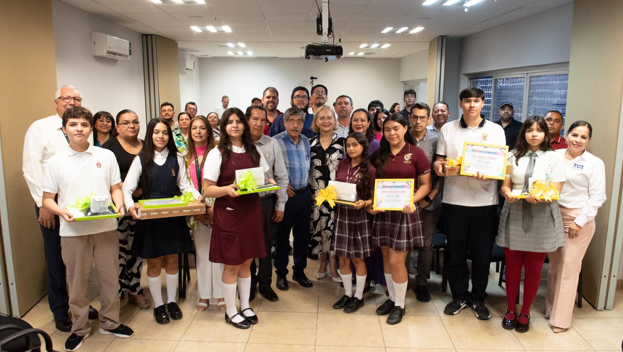 $!Estudiantes sinaloenses plasman en arte su visión por un futuro con justicia y dignidad