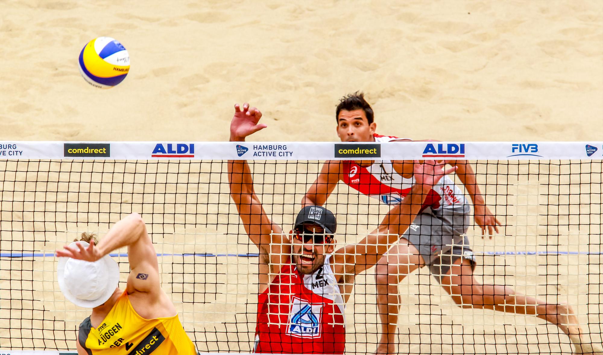 $!Lombardo Ontiveros y Juan Virgen en Mundial de Voleibol de Playa Hamburgo 2019.
