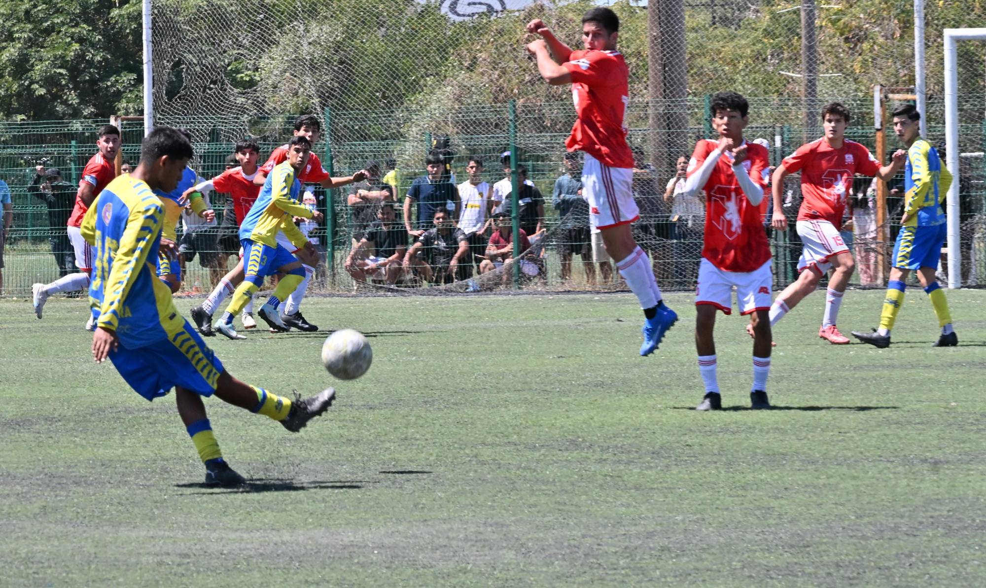 $!Se ciñe Familia Fajardo la corona de la Primera Fuerza con angustia extra