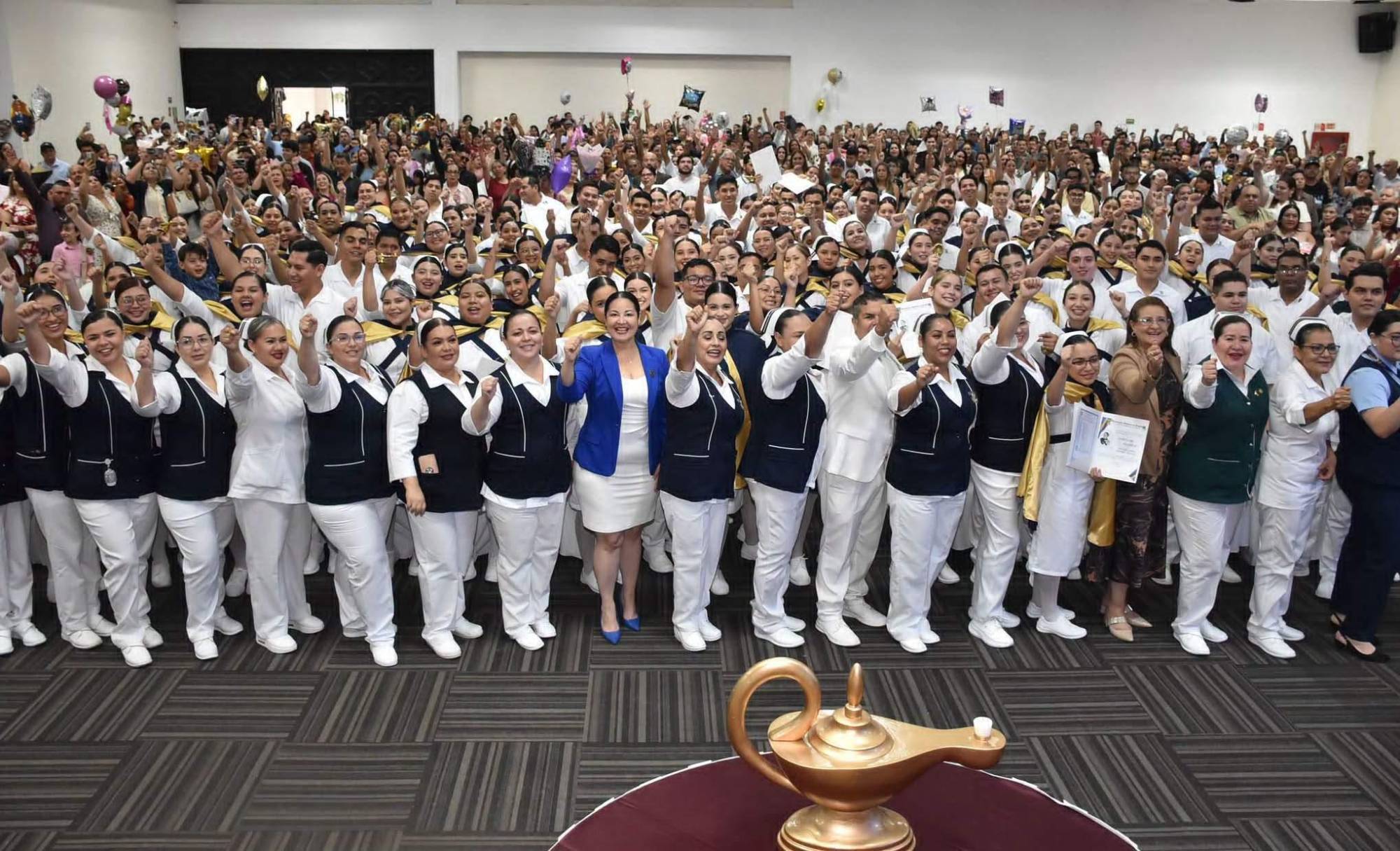 $!Los 302 egresados de la 15 Generación (2022-2026) celebraron su graduación de la Licenciatura en Enfermería de la UAS.