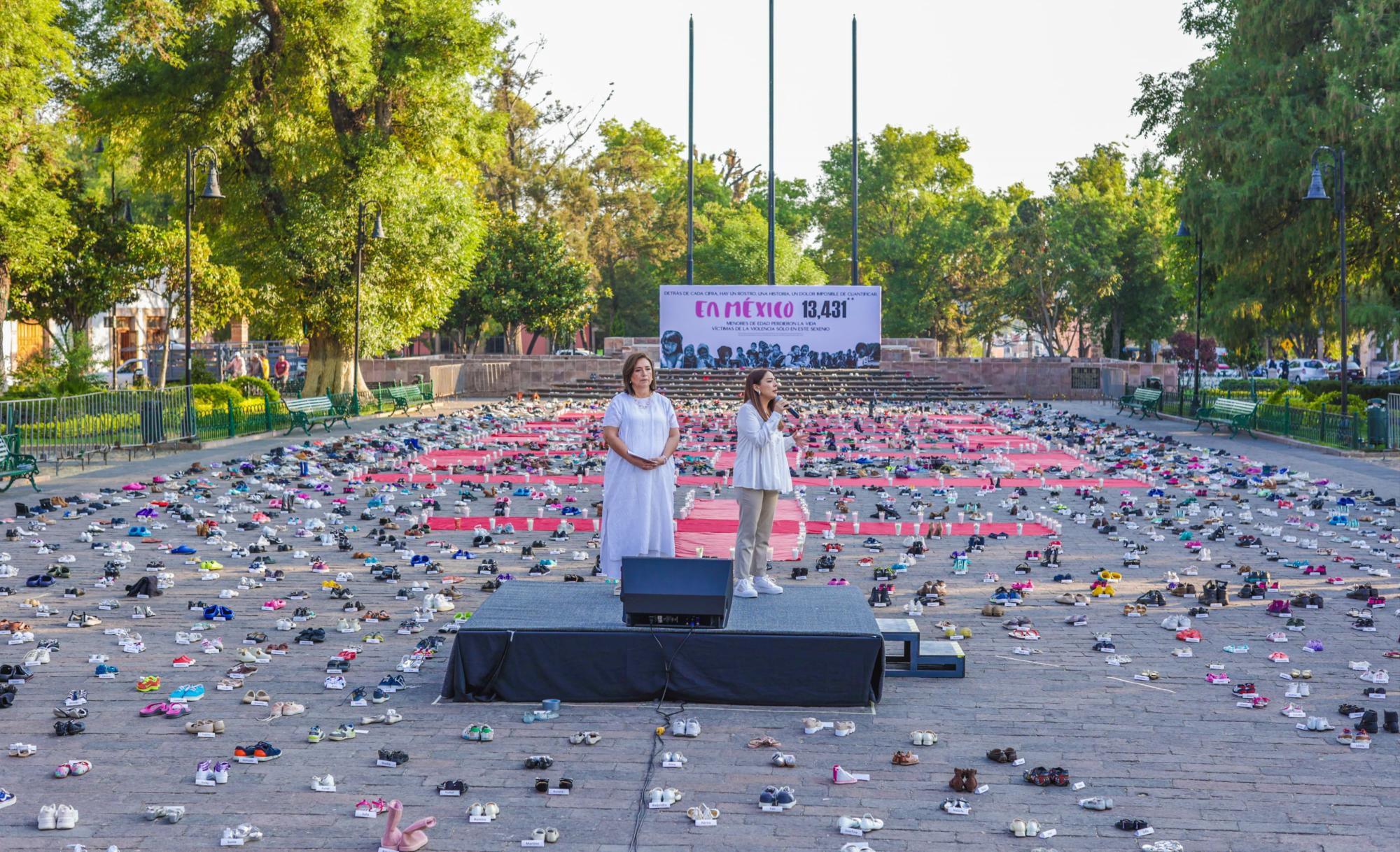$!Xóchitl encabeza protesta en Michoacán por infanticidios