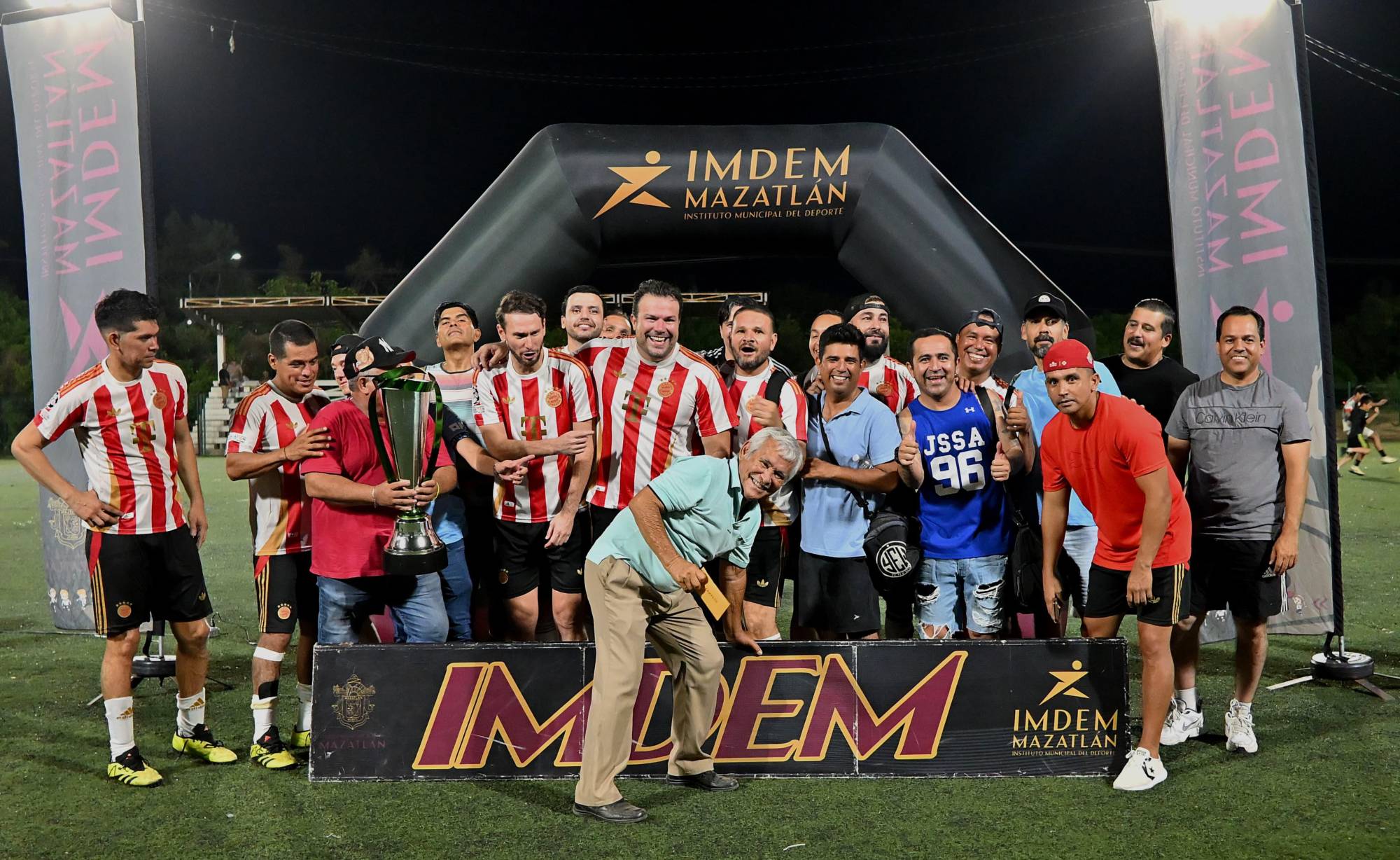 $!¡Bicampeones! Servigrúas vence a Tuna Supply en la final de la Liga Máster Municipal de Futbol