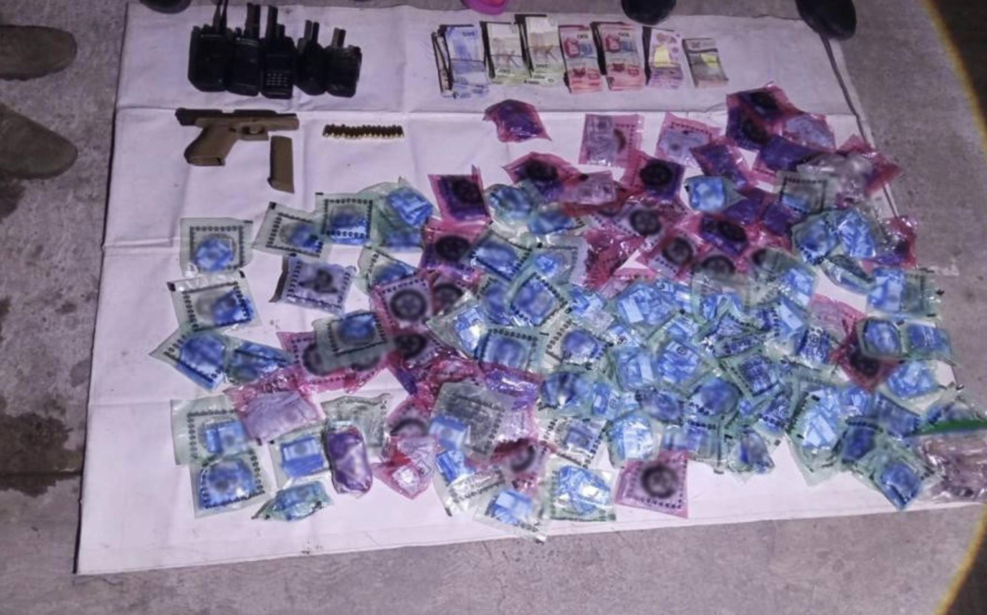 $!Detienen a tres con casi 3 mil dosis de metanfetamina en Real del Valle, Mazatlán
