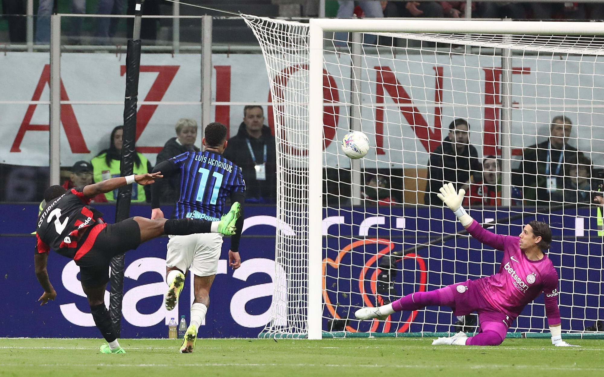 $!Milan vence al Inter en el Derby della Madonnina y aprieta la lucha por la Serie A