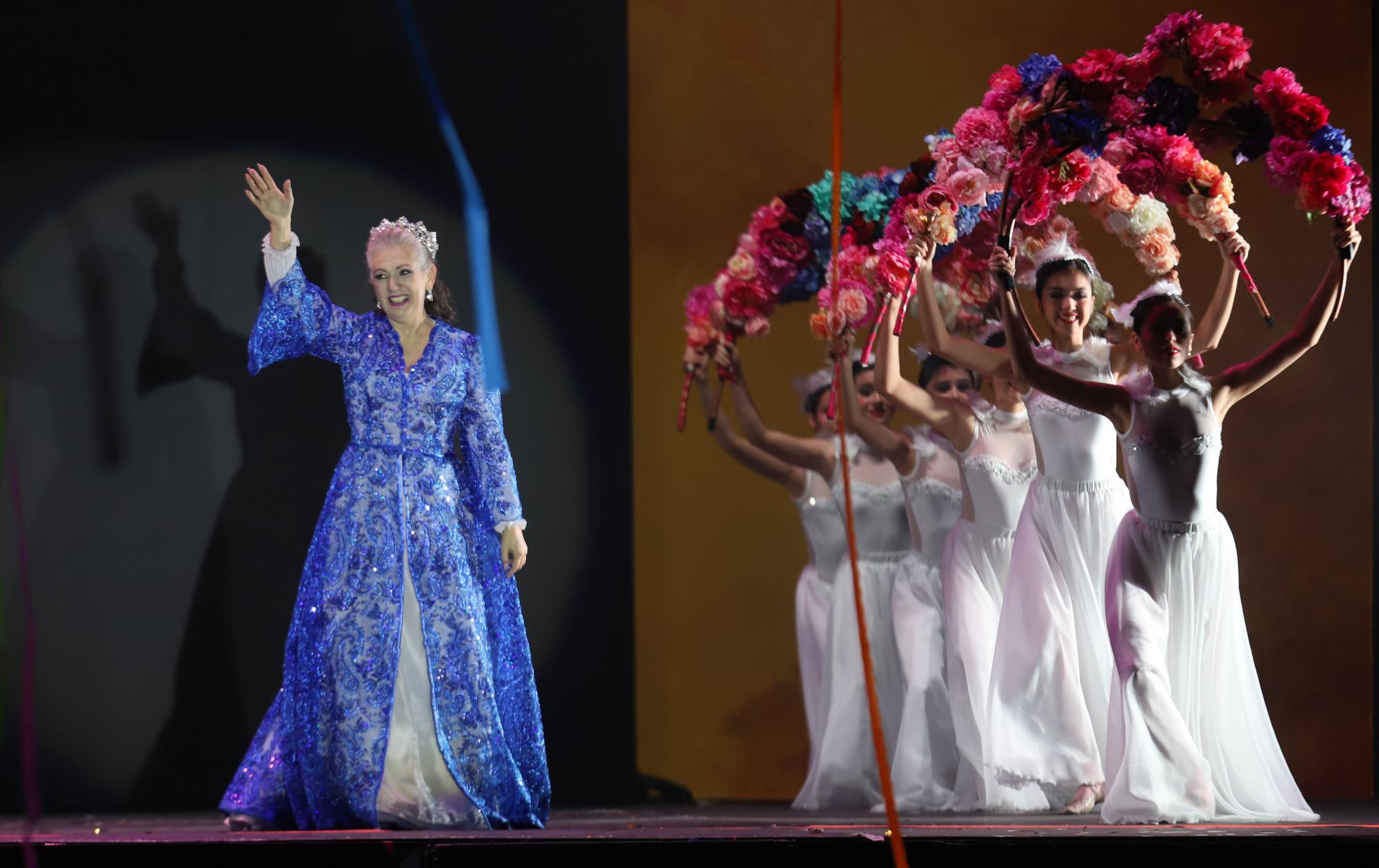 $!Lupita Elorriaga, Reina de los Juegos Florales de 1973, fue homenajeada por su reinado de oro en la velada.