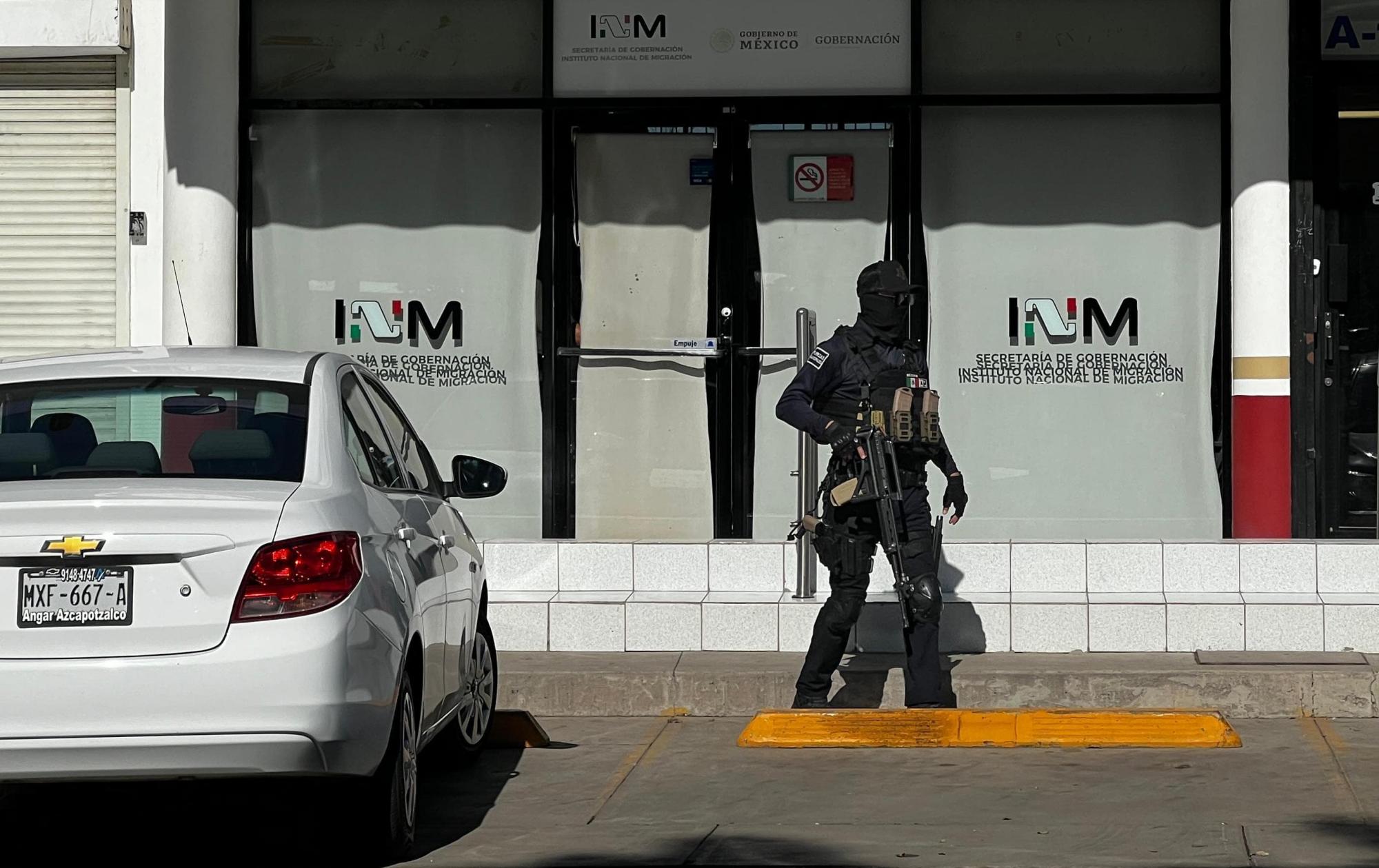 $!Intentan despojar de un vehículo a migrante; lo dejan con heridas en la cabeza