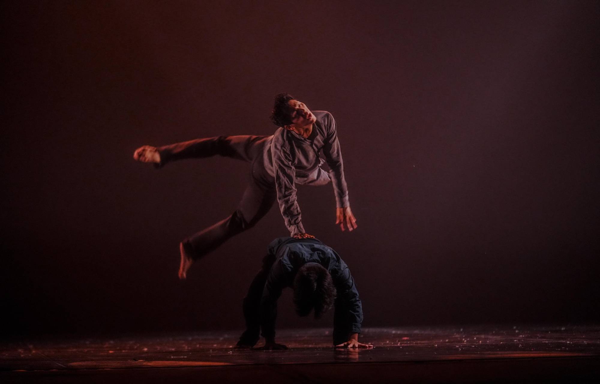 $!Giovanni Santos y Dibinyi Guillén intepretaron “Protea”.