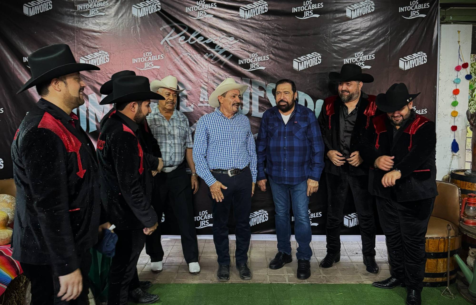 $!Presentes en el evento, los integrantes de Los Intocables del Norte.