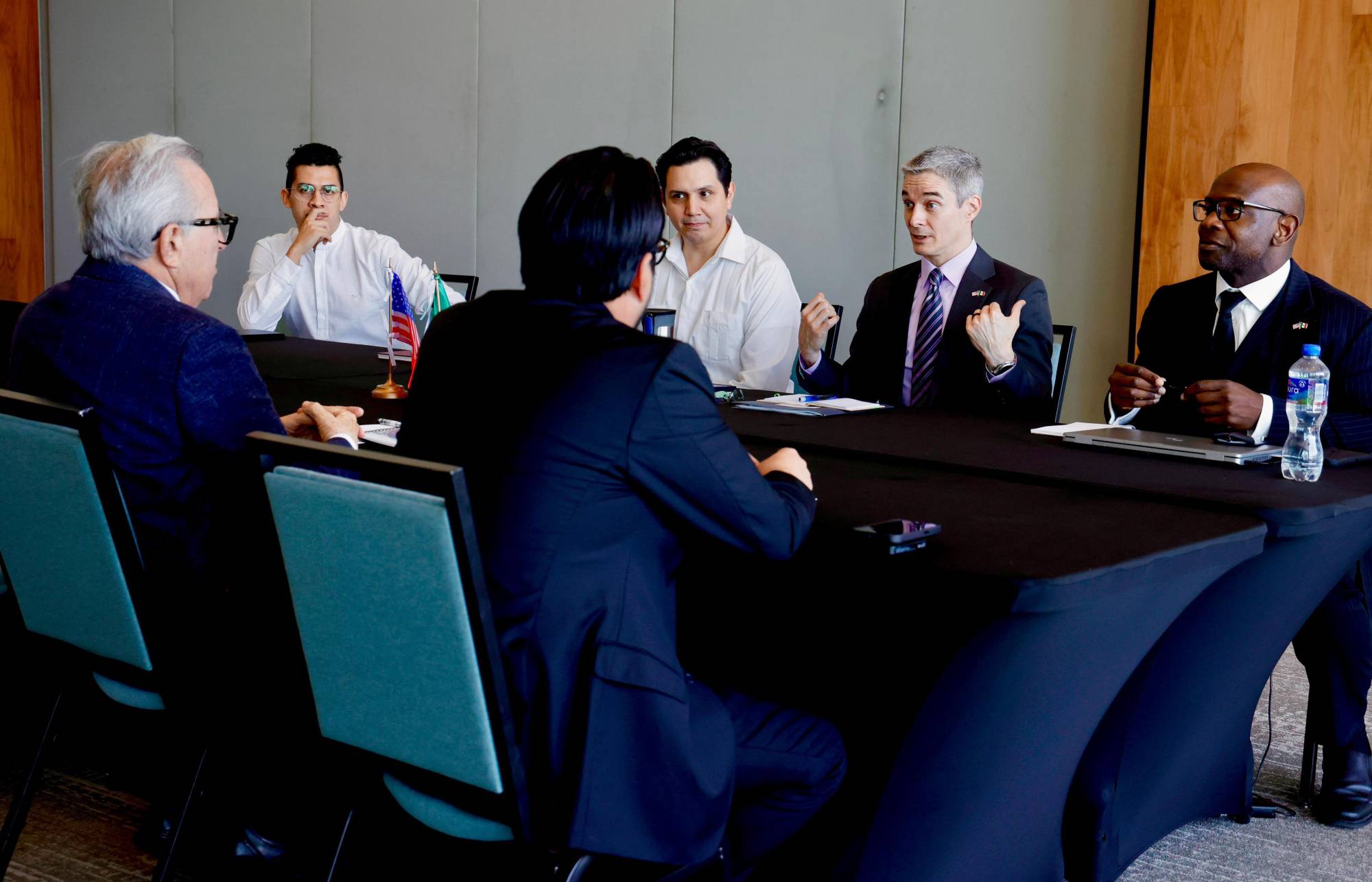 $!Rocha se reúne con Cónsul de EU en Mazatlán y acuerdan fortalecer cooperación