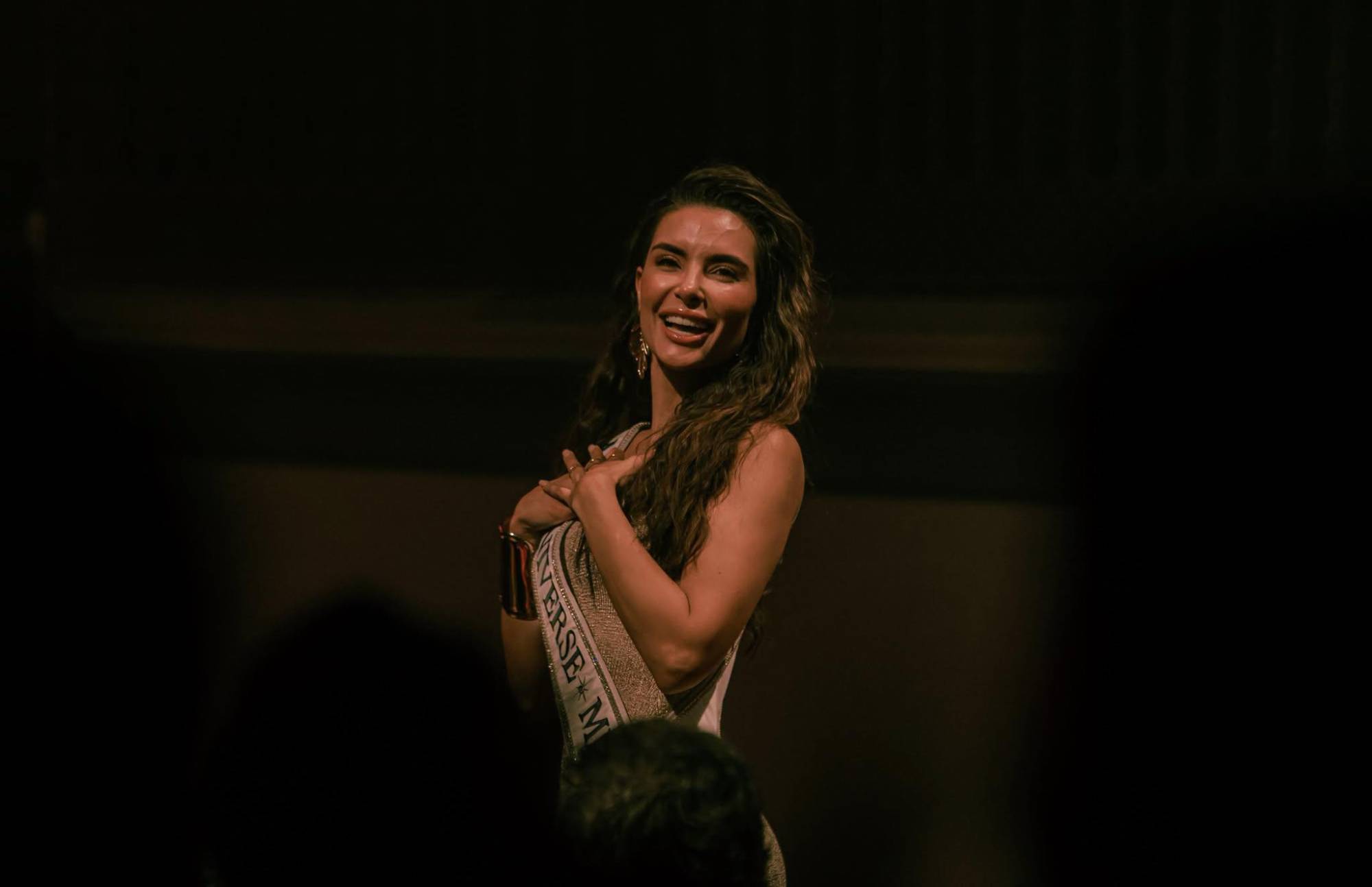 $!María Vargas, Miss Universo México 2026, asistió como invitada especial a la presentación de los candidatos a los reinados del Carnaval Internacional de Mazatlán 2027, en el Teatro Ángela Peralta.