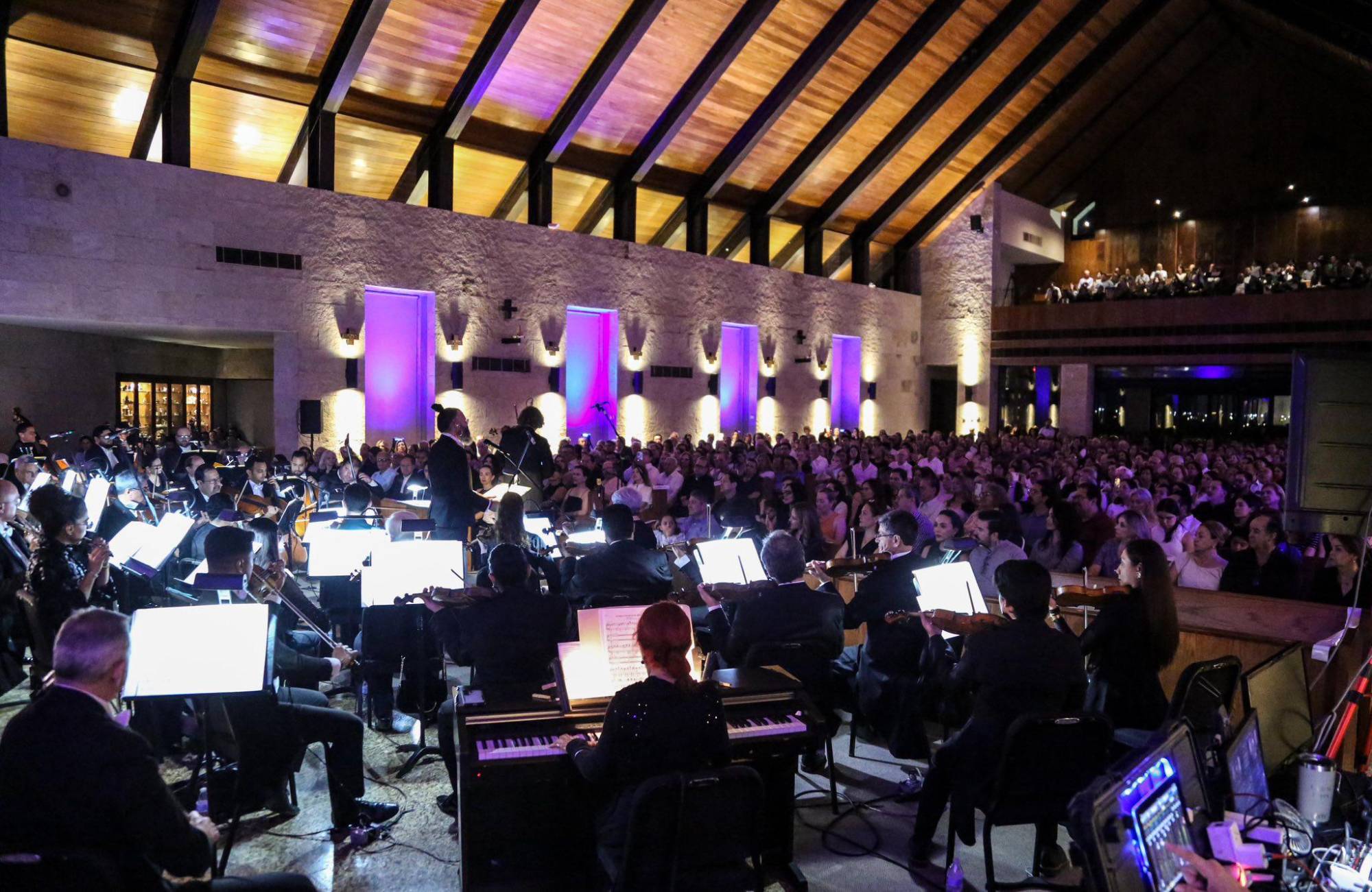 $!Una nutrida asistencia se registró en el concierto.