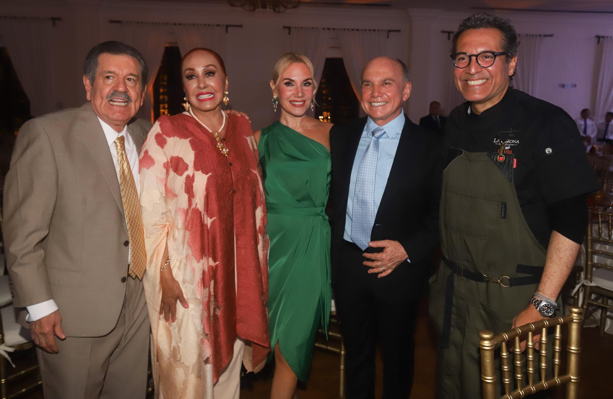 $!Ignacio Osuna, Olivia Vidaurri, Adrián Bastidas, Doris Sotomayor de Bastidas y Luis Osuna Vidaurri.