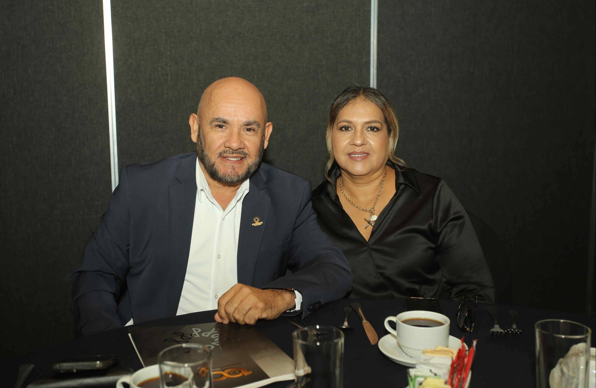 $!Pedro Uzeta y Leticia Ramírez.