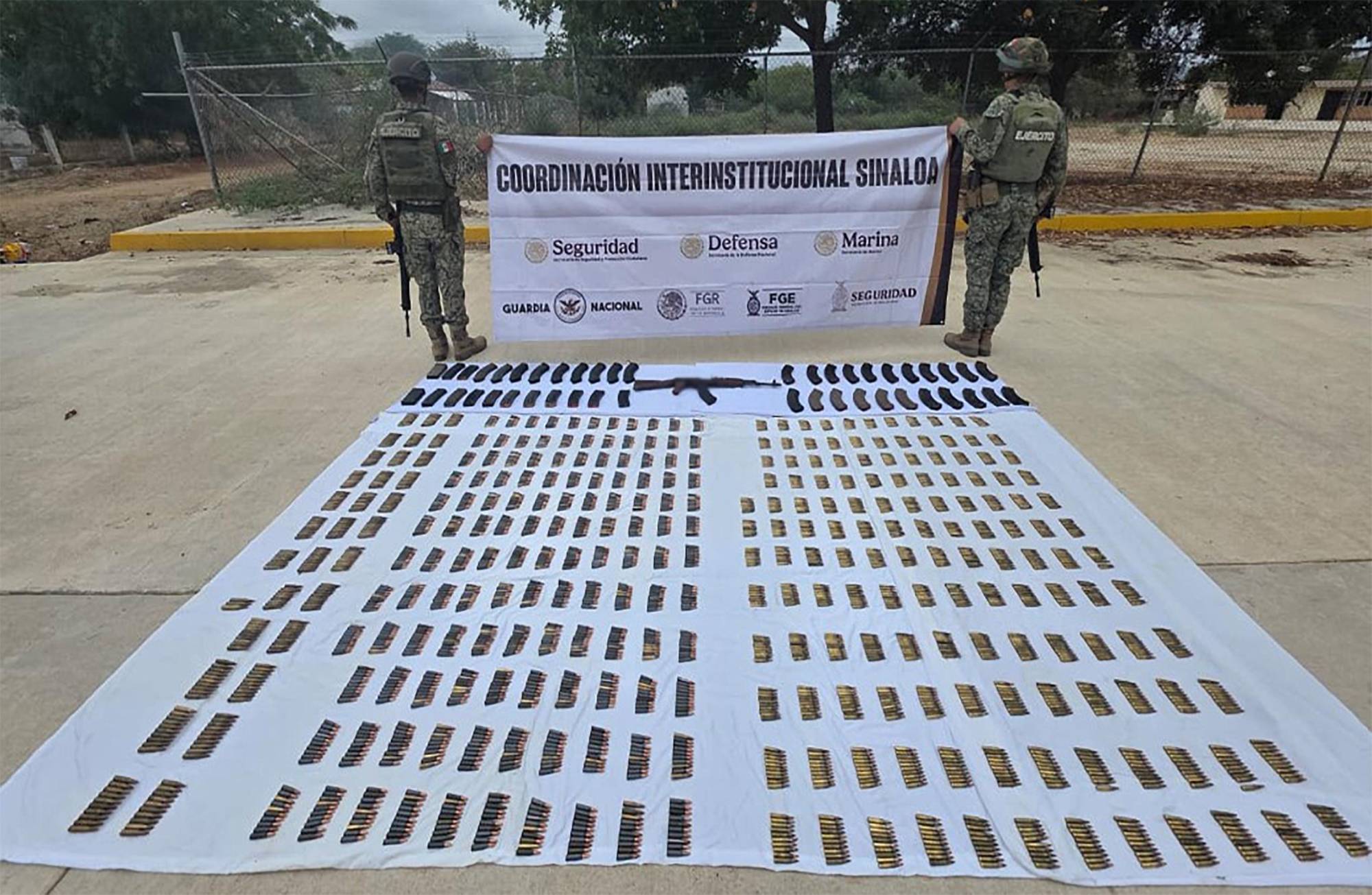 $!Detienen a “El 24”, presunto líder criminal en Sinaloa; aseguran armas y explosivos