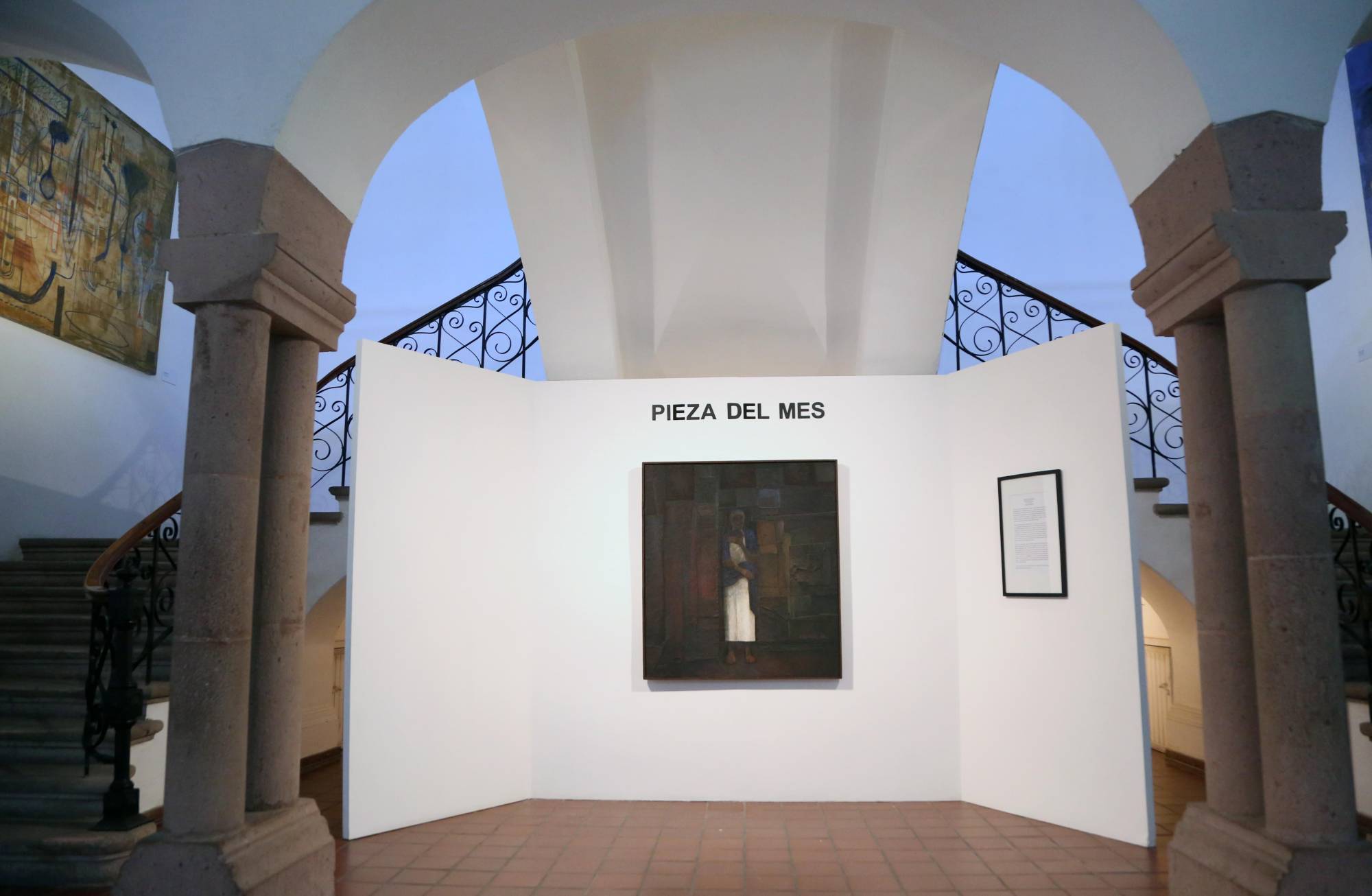 $!La pieza se exhibe al pie de la escalinata del Museo de Arte de Sinaloa.