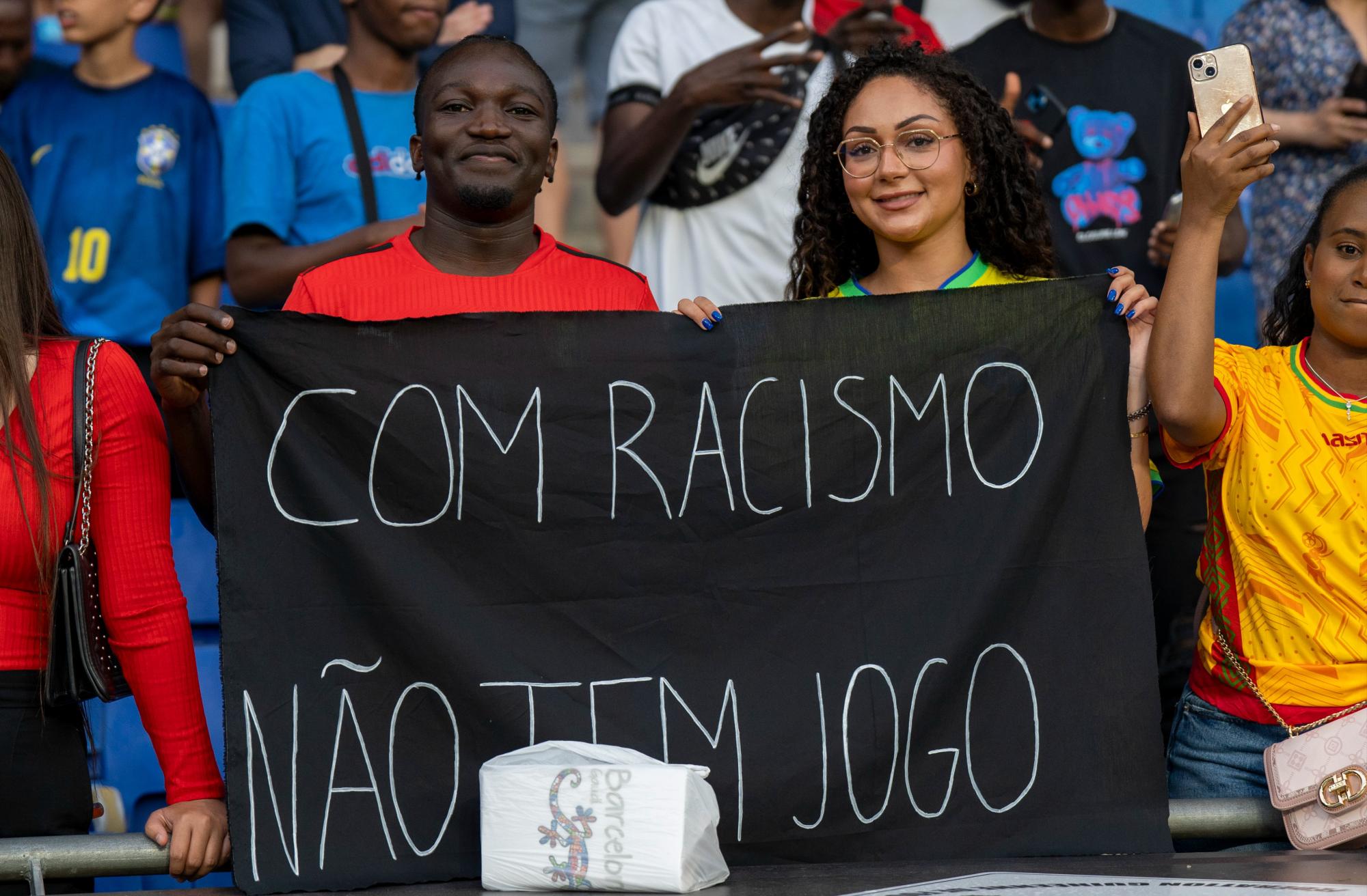 $!Brasil se viste por primera vez de negro para combatir el racismo