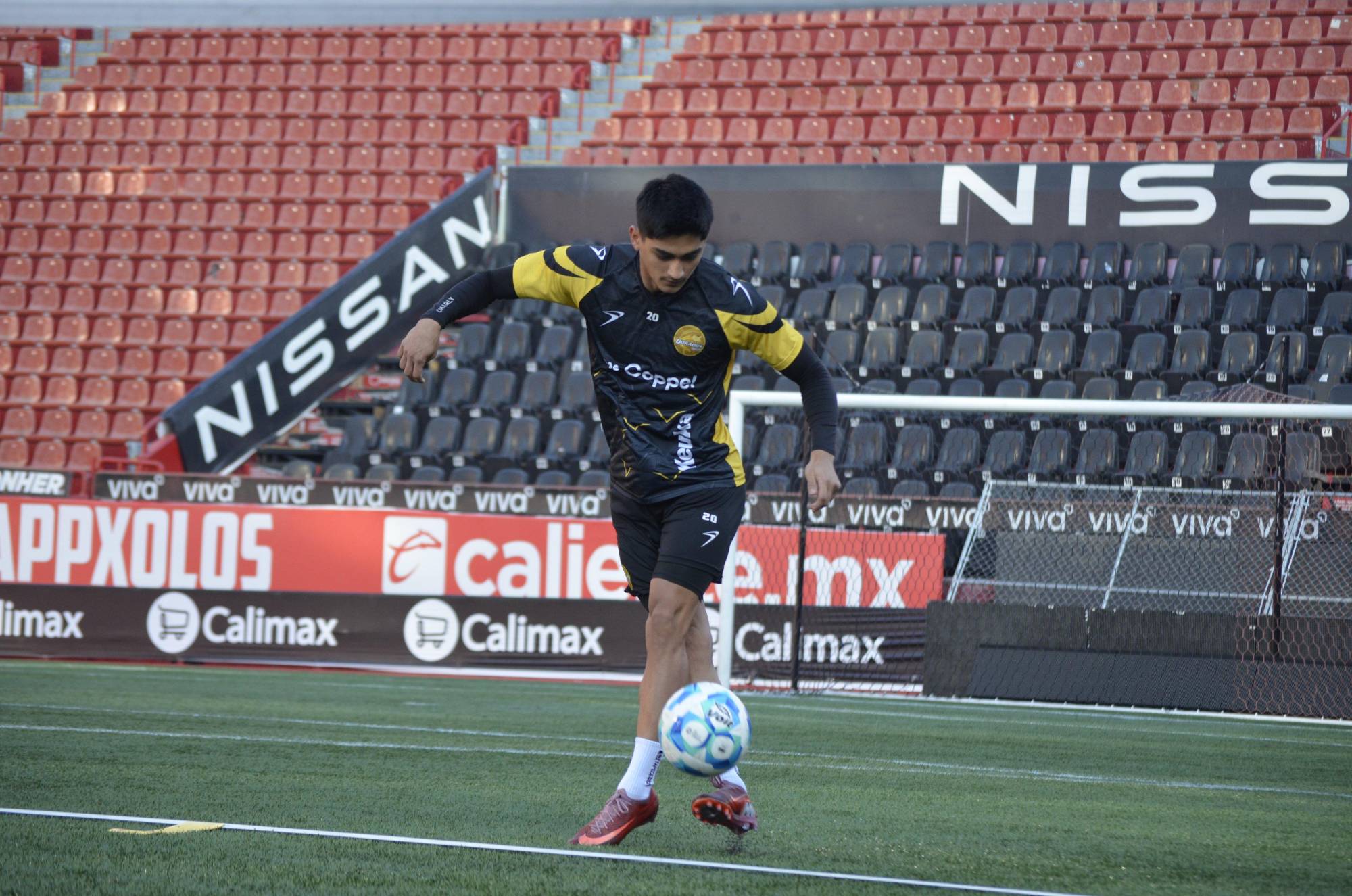 $!Dorados de Sinaloa desafía al líder La Paz: choque de poder en el Estadio Caliente