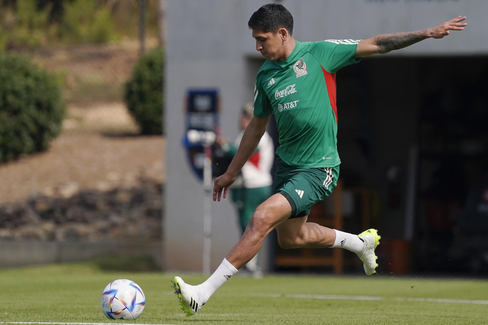 $!El Tri ya entrenó con plantilla completa en Charlotte