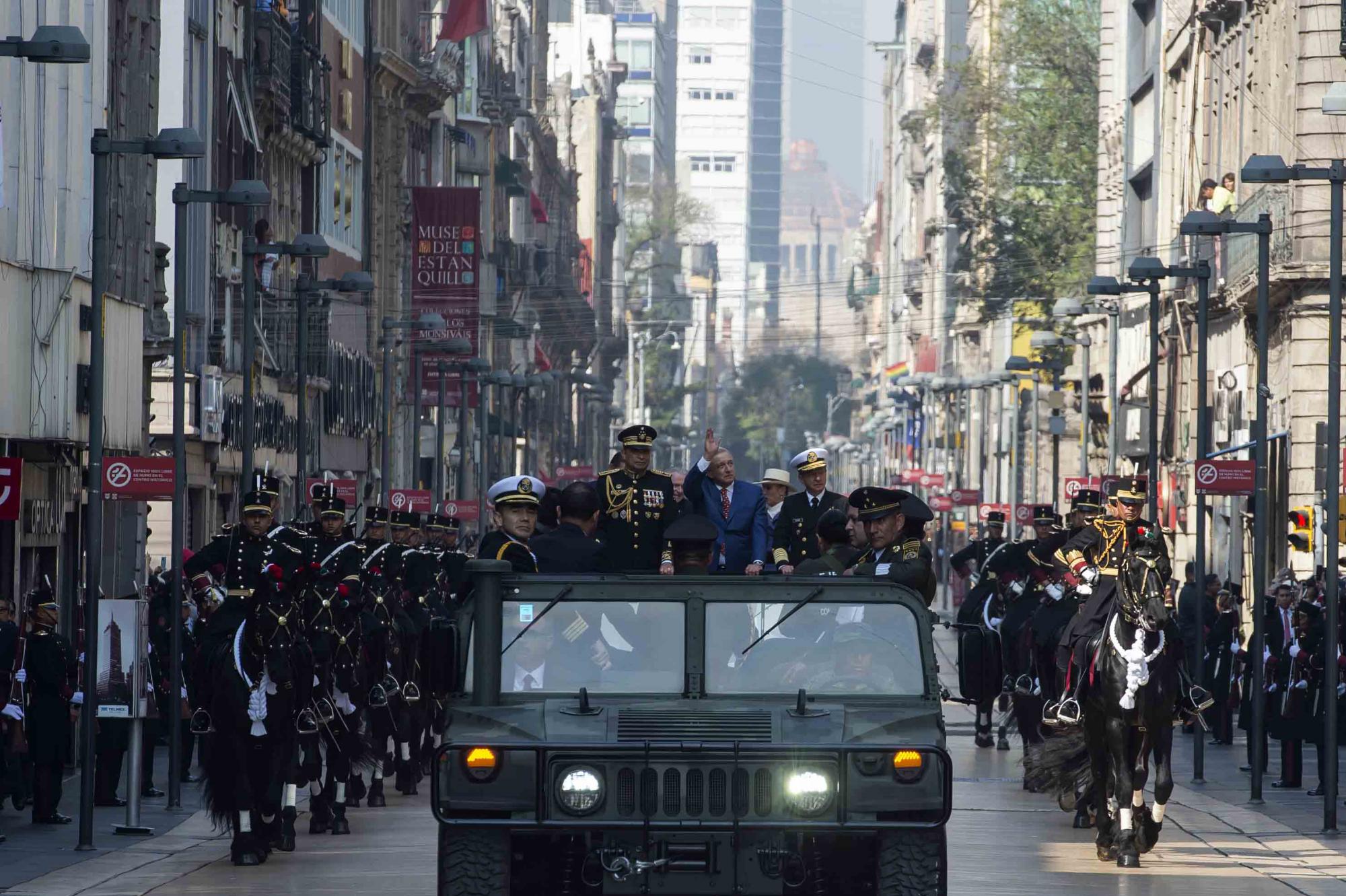 $!AMLO encabeza evento por Marcha de la Lealtad; Sedena refrenda compromiso y lealtad