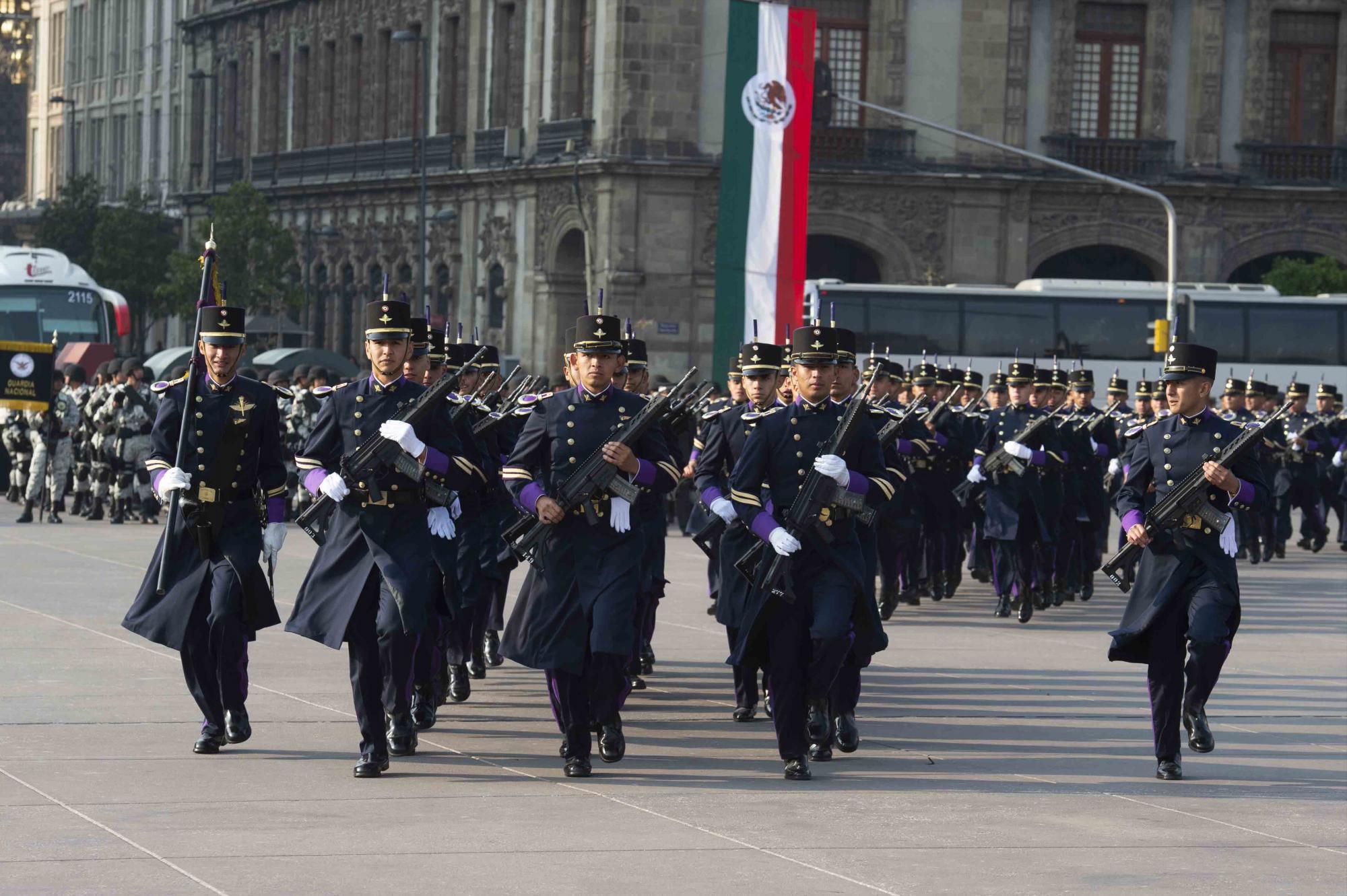 $!AMLO encabeza evento por Marcha de la Lealtad; Sedena refrenda compromiso y lealtad