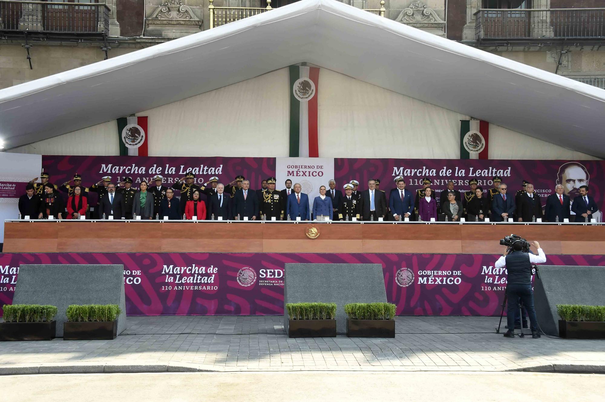 $!AMLO encabeza evento por Marcha de la Lealtad; Sedena refrenda compromiso y lealtad