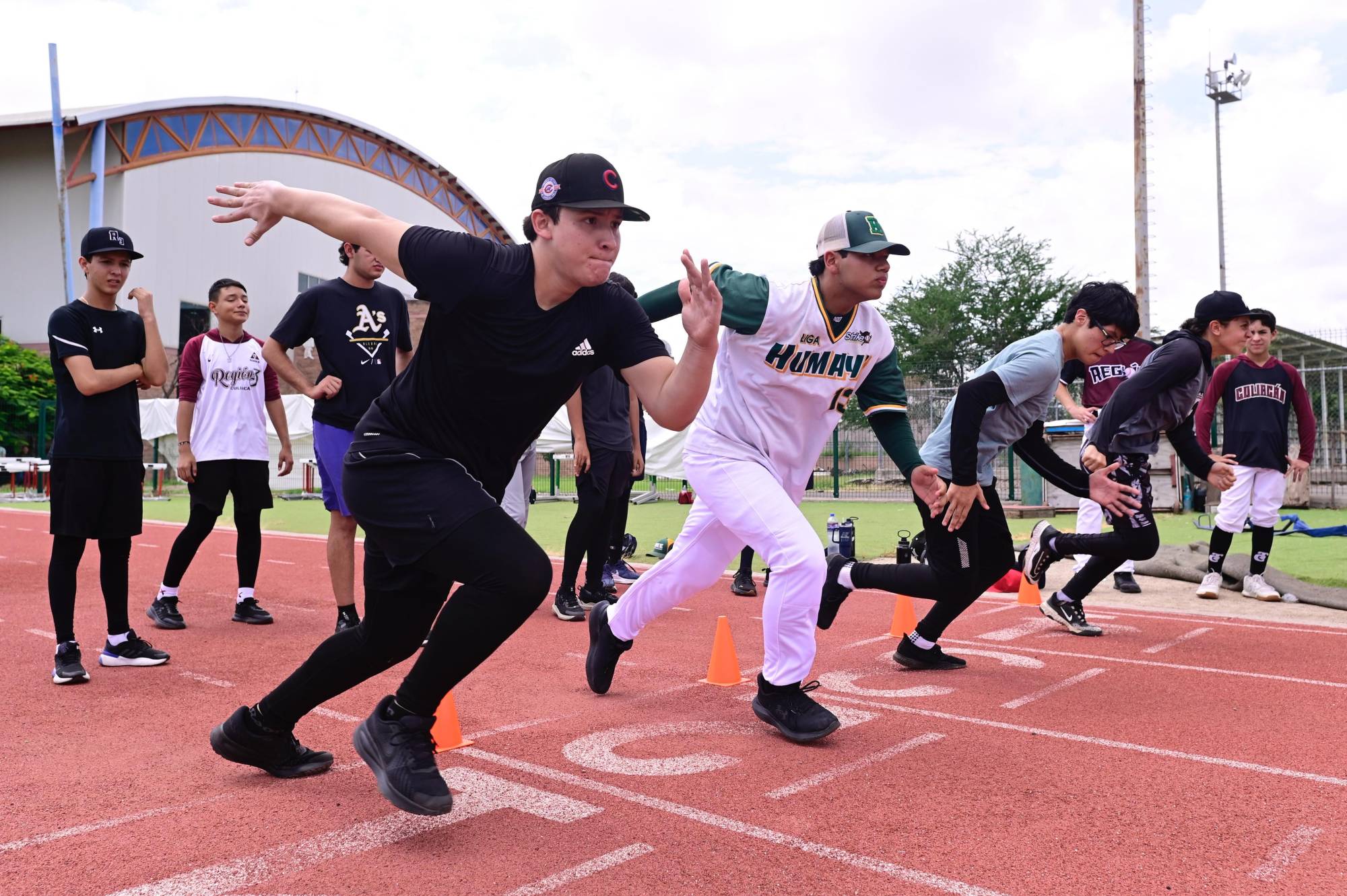 $!Gran respuesta al try out de beisbol del Isde