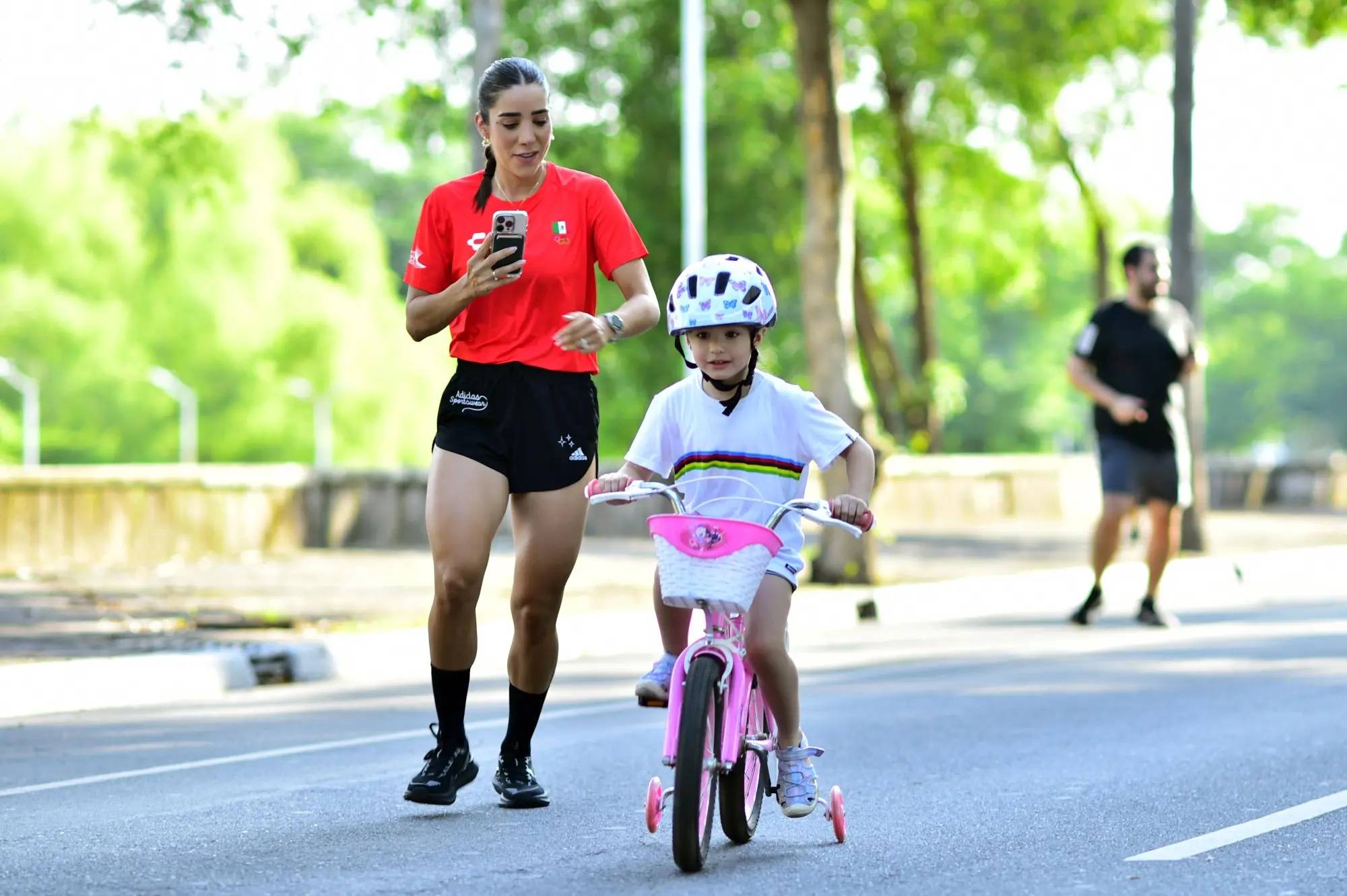 $!Luz Daniela y Antonieta Gaxiola regresan a Sinaloa para inspirar a la nueva generación de ciclistas